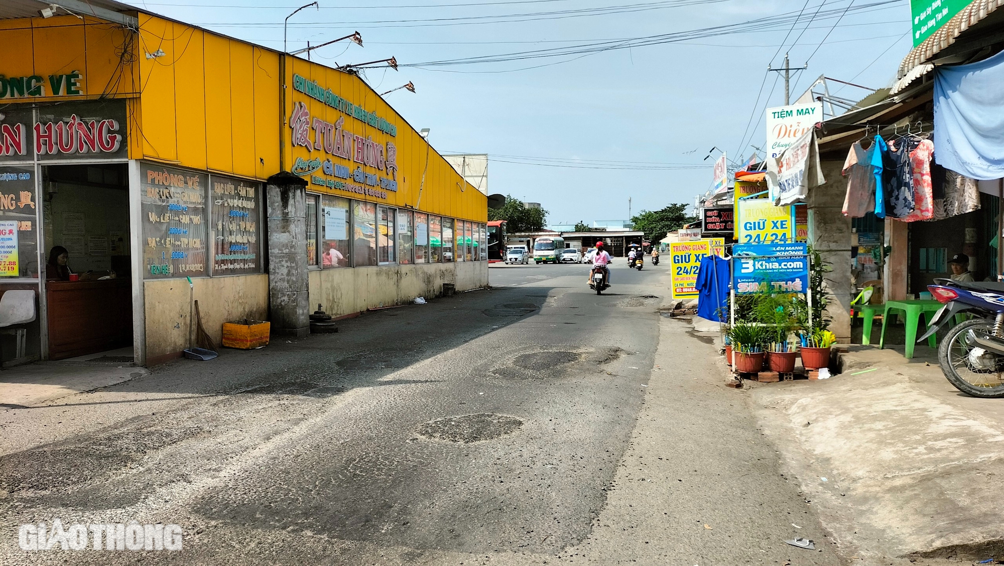 Sớm sửa chữa đường d&acirc;n sinh đi v&agrave;o bến xe Bạc Li&ecirc;u- Ảnh 2.