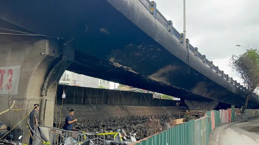 H&agrave; Nội kiến nghị sửa cầu Vĩnh Tuy, trước mắt quan trắc 2 lần/ng&agrave;y, hạn chế xe tải nặng- Ảnh 1.