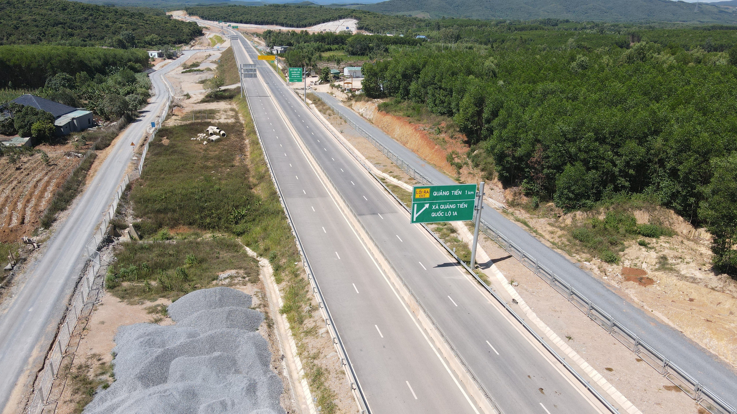 H&agrave; Tĩnh bứt ph&aacute; từ chuỗi c&ocirc;ng tr&igrave;nh hạ tầng trọng điểm- Ảnh 3.