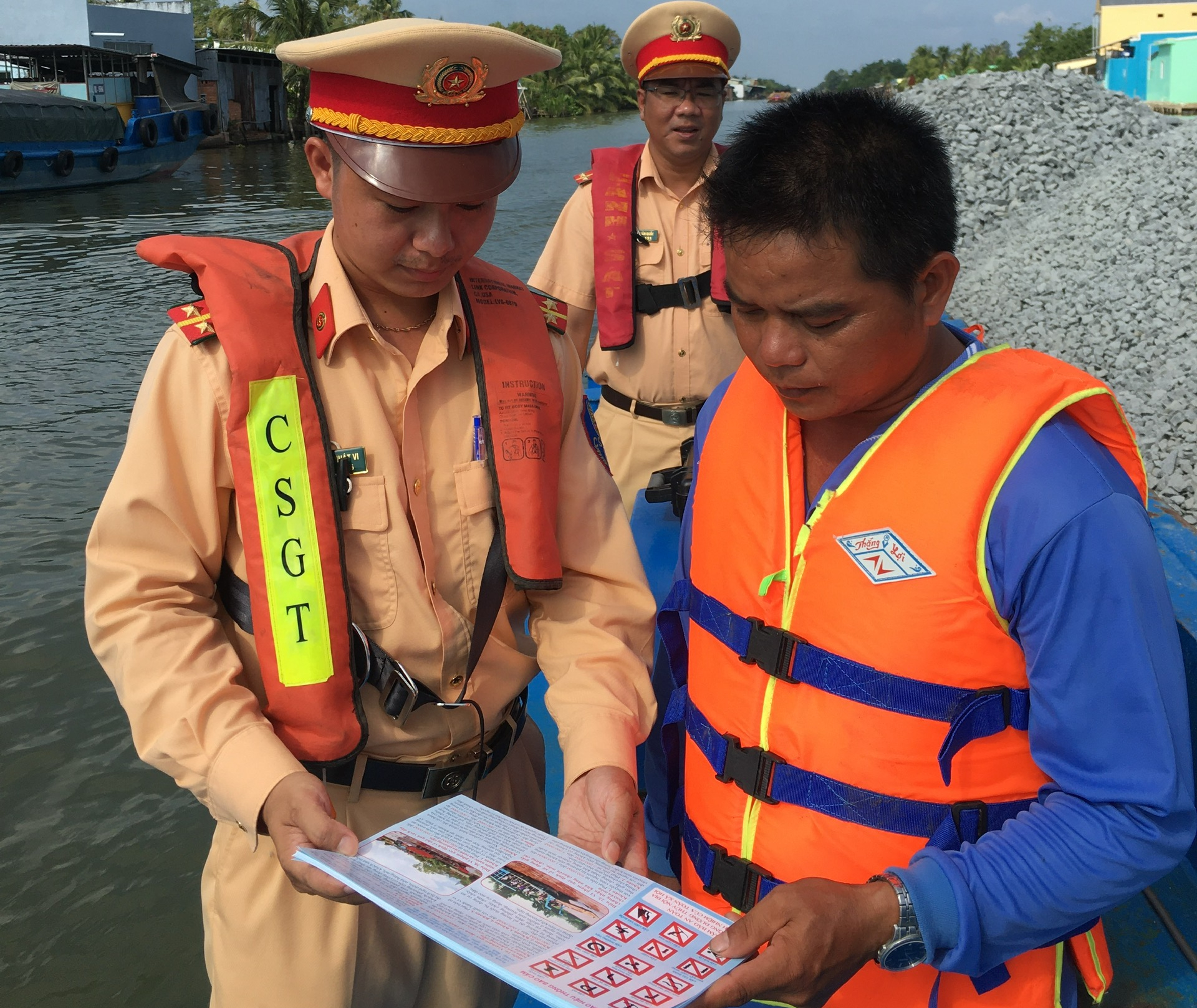 C&agrave; Mau: Nhiều giải ph&aacute;p giảm thiểu tai nạn giao th&ocirc;ng li&ecirc;n quan lĩnh vực đường thủy- Ảnh 2.