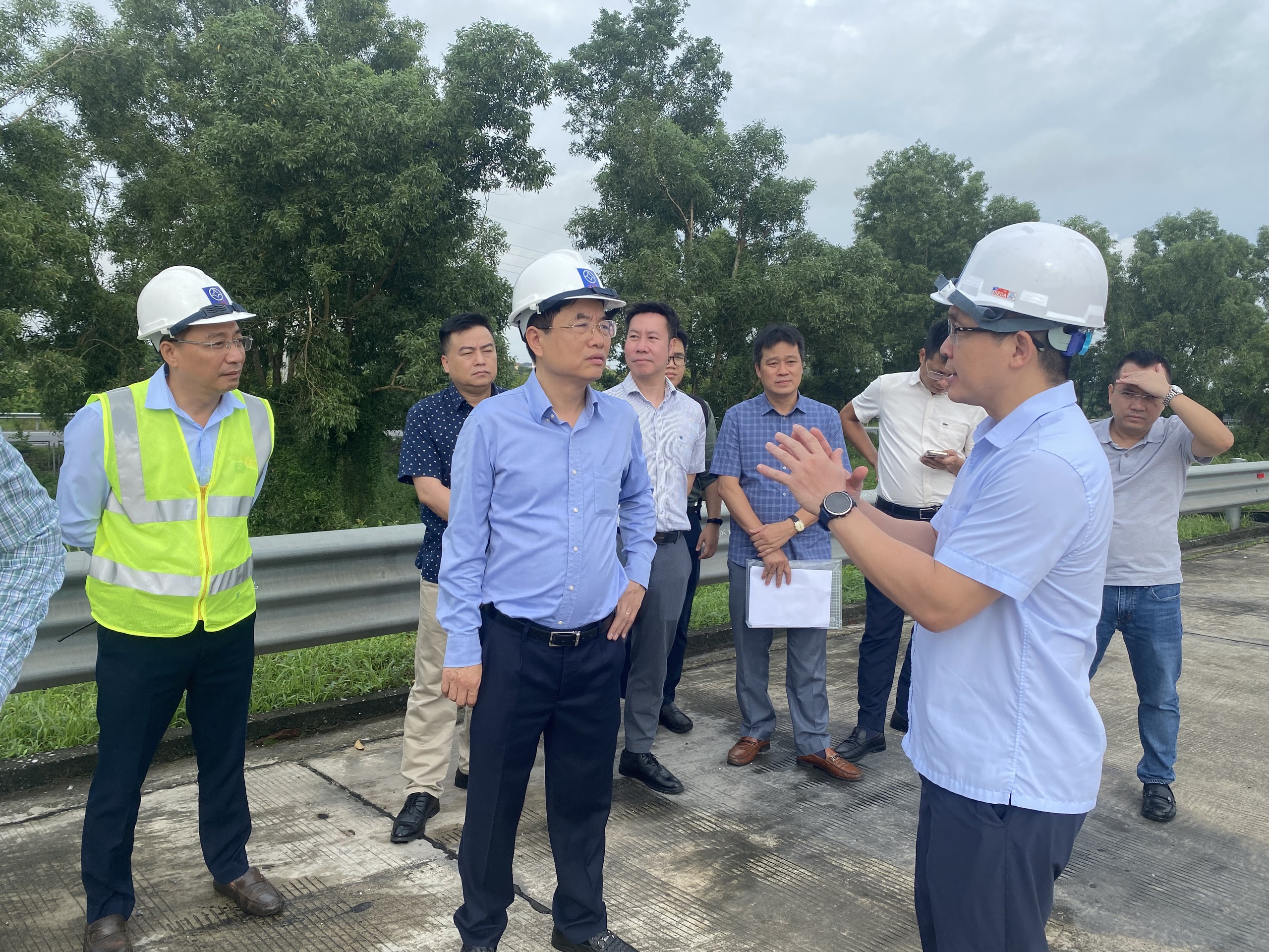 Giao th&ocirc;ng th&ocirc;ng suốt trong ng&agrave;y đầu chuyển đổi t&agrave;i khoản thu ph&iacute;- Ảnh 2.