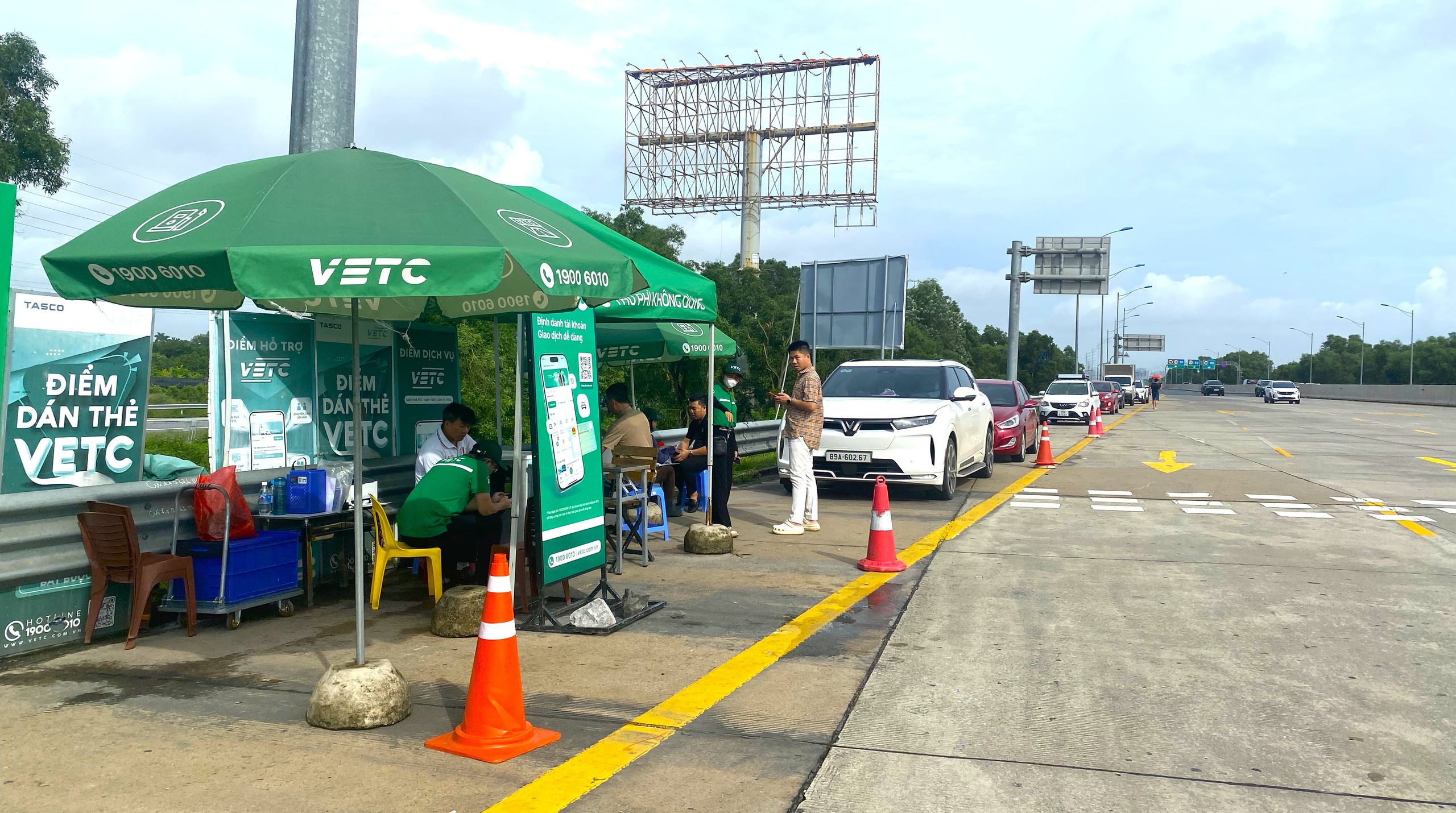 Giao th&ocirc;ng th&ocirc;ng suốt trong ng&agrave;y đầu chuyển đổi t&agrave;i khoản thu ph&iacute;- Ảnh 3.