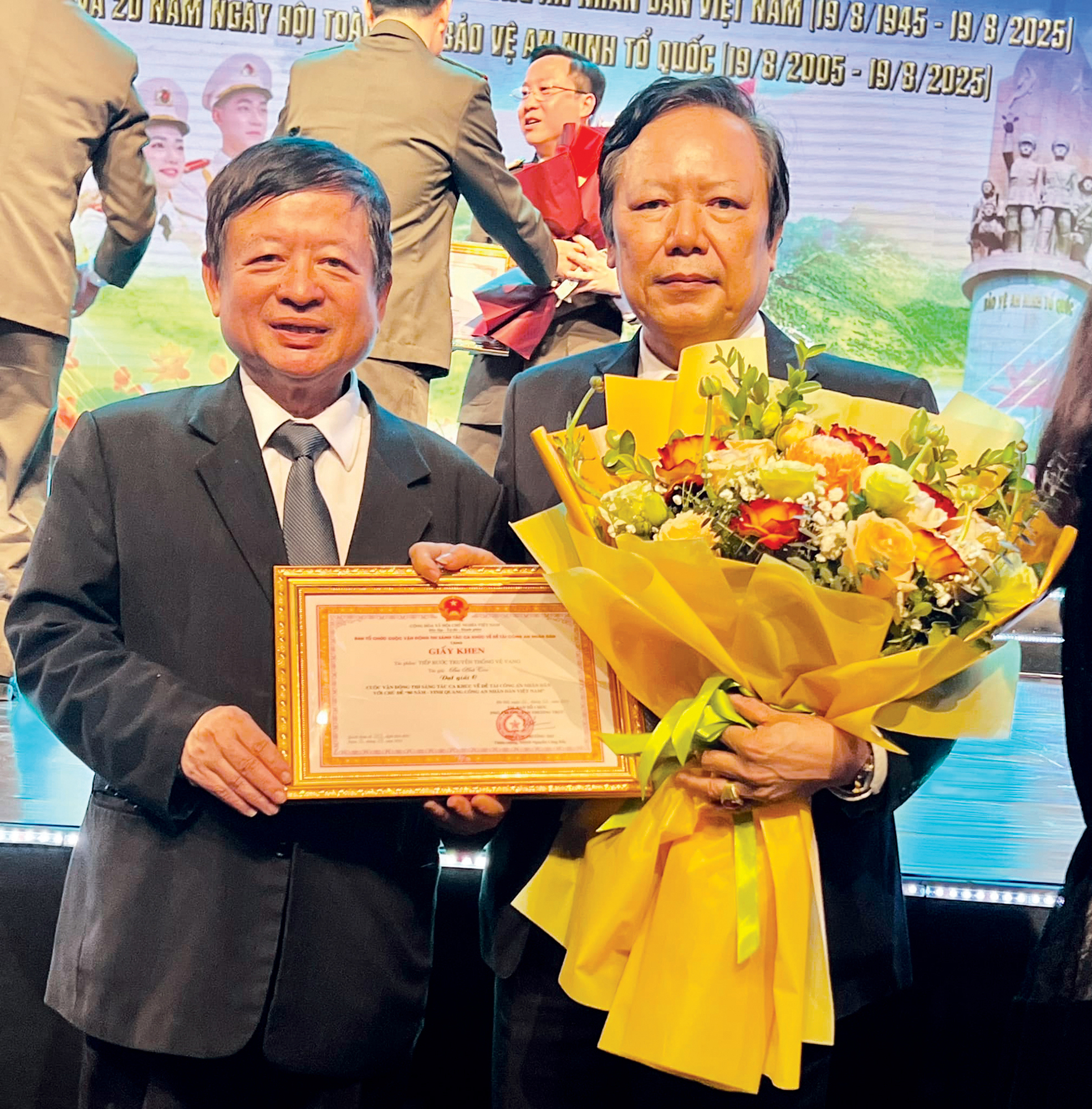 Người viết ph&oacute;ng sự bằng &acirc;m nhạc- Ảnh 3.