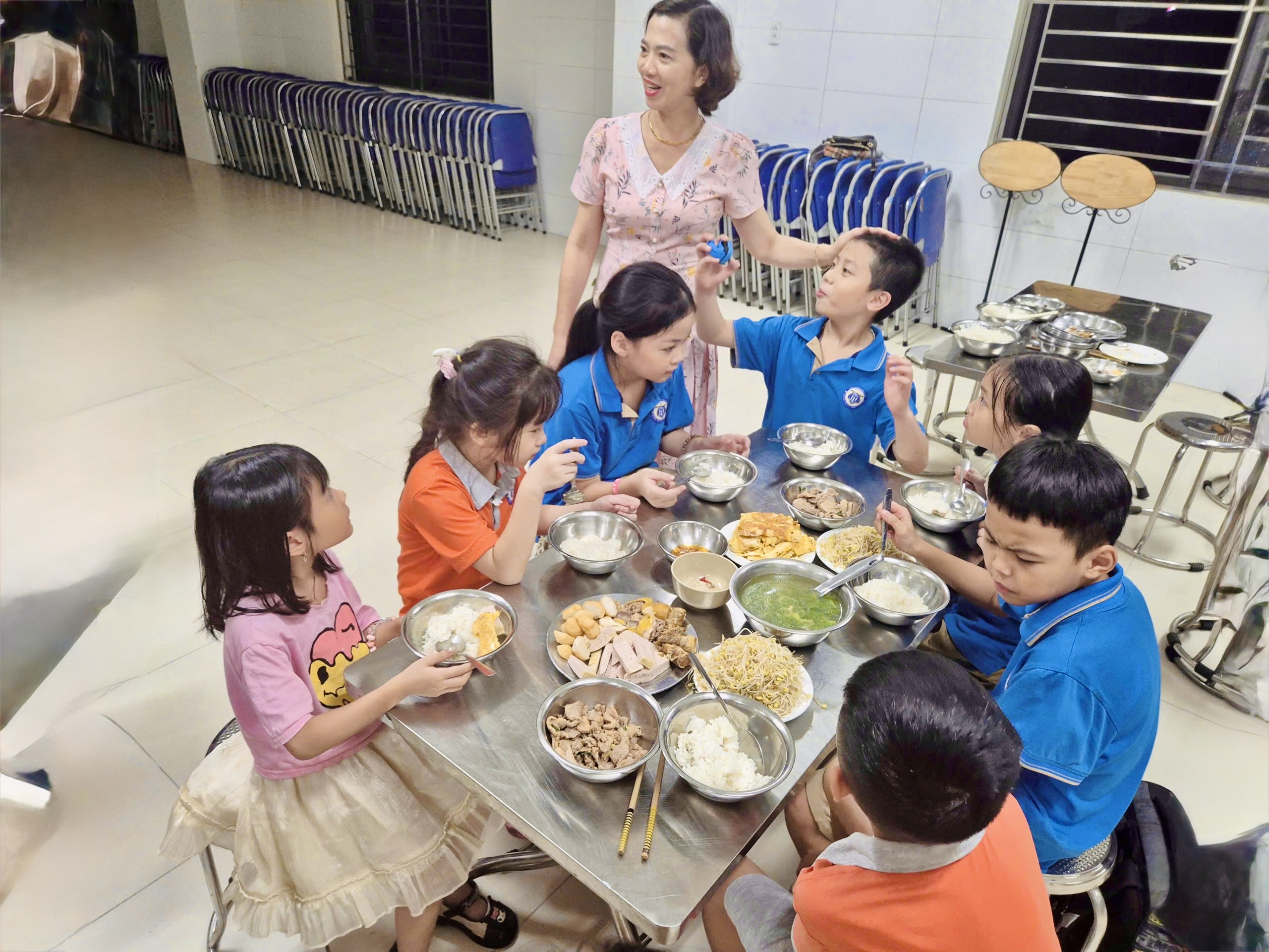 Phụ huynh bức x&uacute;c, Sở Gi&aacute;o dục v&agrave; Đ&agrave;o tạo n&oacute;i c&aacute;c trường phải chủ động- Ảnh 1.