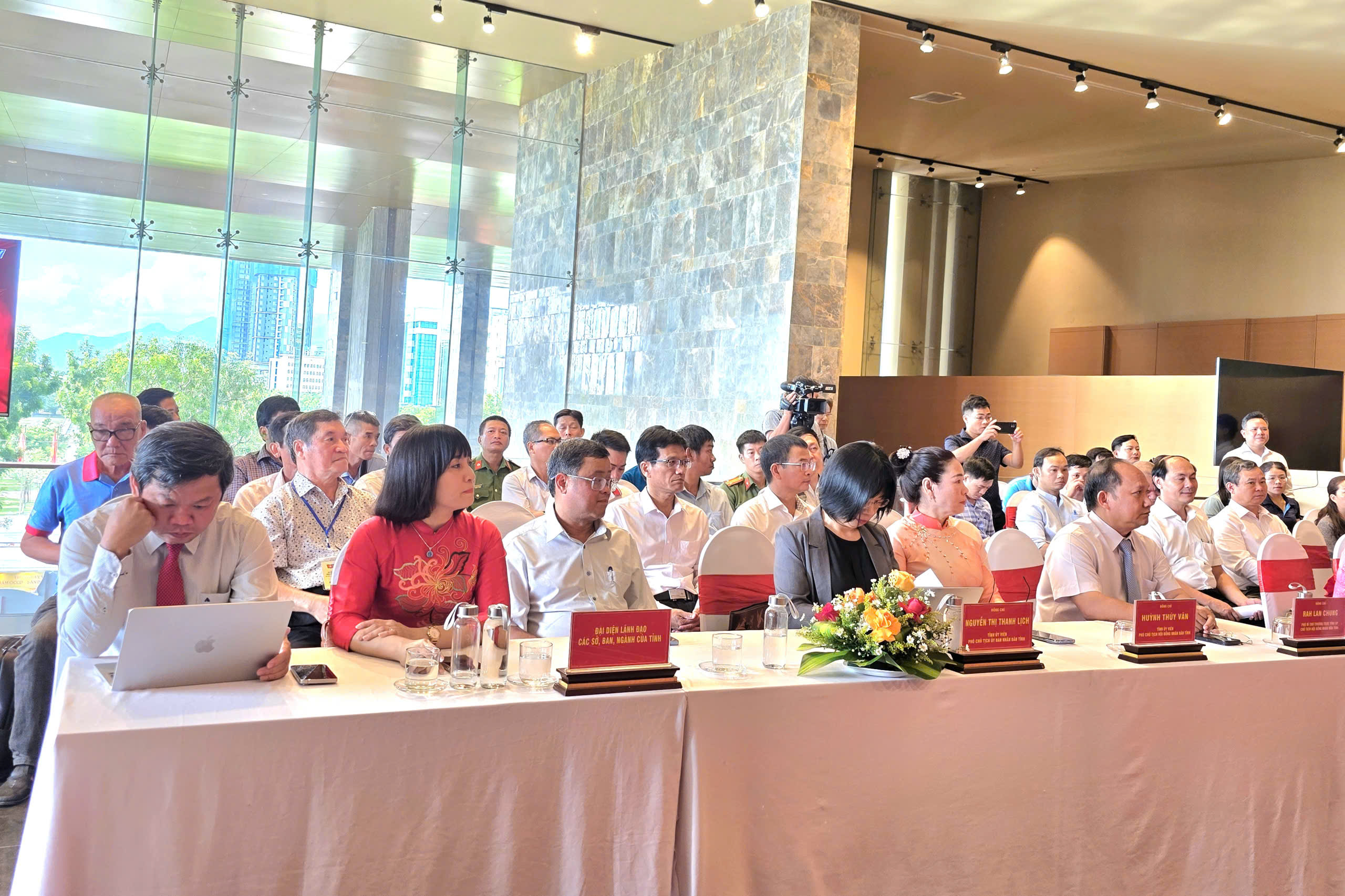 Khai trương Trung t&acirc;m B&aacute;o ch&iacute; phục vụ Đại hội Đảng bộ tỉnh Gia Lai lần thứ I- Ảnh 2.