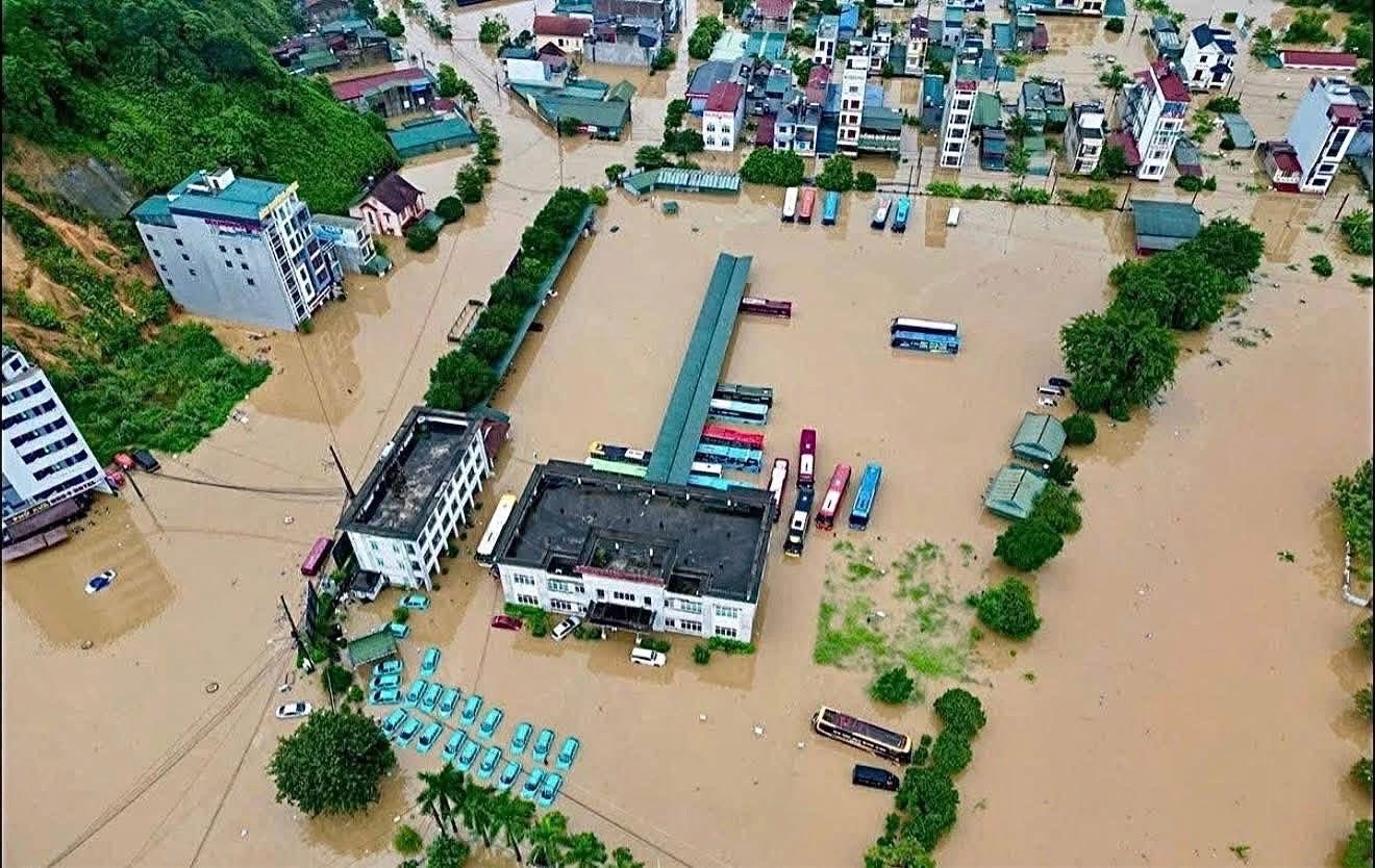 H&agrave;ng ngh&igrave;n hộ d&acirc;n ở Tuy&ecirc;n Quang phải di dời khẩn cấp do ngập lụt- Ảnh 1.