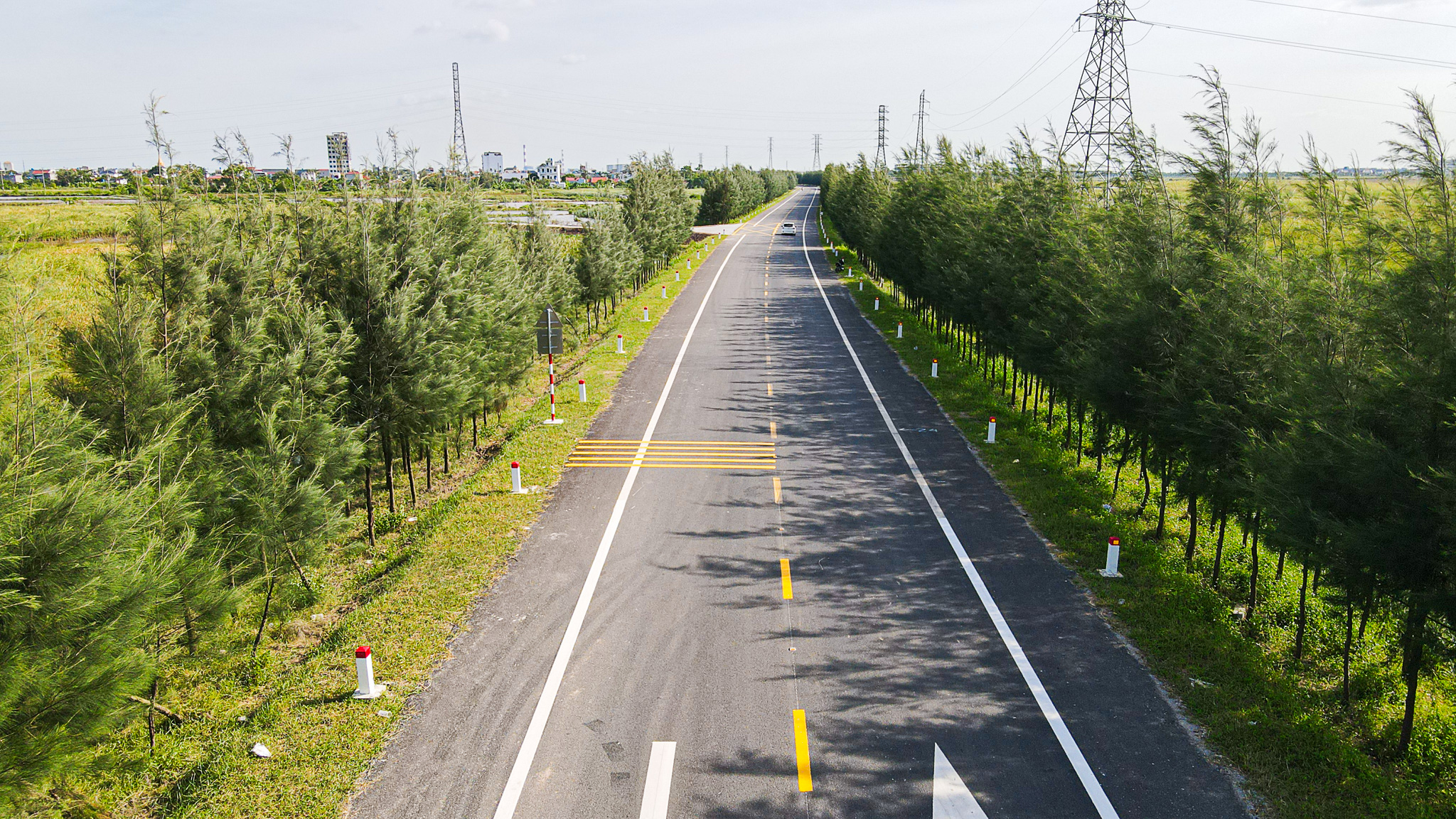 Người d&acirc;n Hưng Y&ecirc;n phấn khởi trong ng&agrave;y th&ocirc;ng xe tuyến đường bộ ven biển- Ảnh 3.