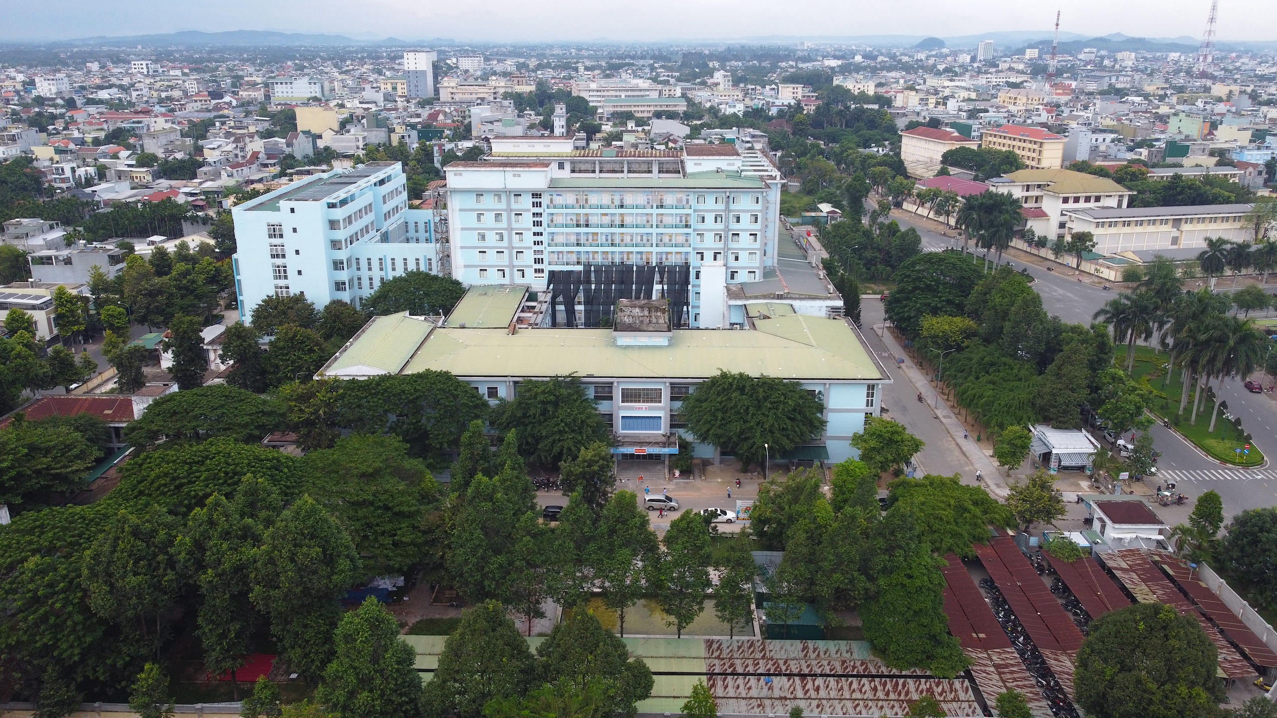 Bệnh viện lớn nhất Quảng Ng&atilde;i được n&acirc;ng cấp ra sao?- Ảnh 15.