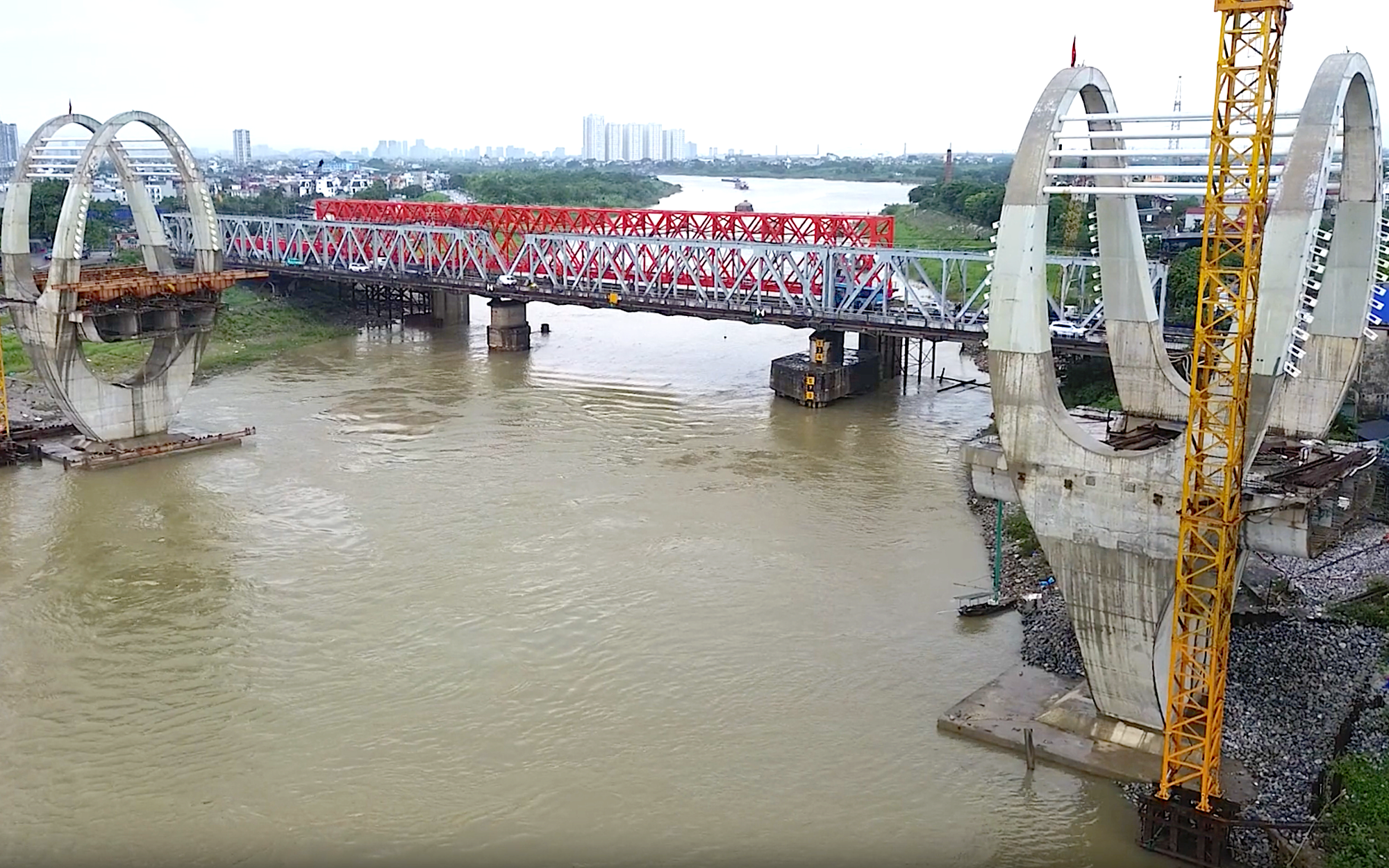 Nguy cơ &ldquo;vỡ&rdquo; tiến độ dự &aacute;n cầu đường sắt Đuống v&igrave; chậm giải ph&oacute;ng mặt bằng