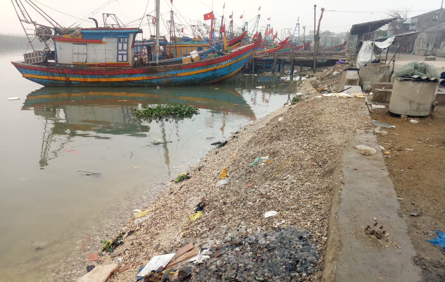 Thiếu nơi neo đậu tàu thuyền tránh trú bão, ngư dân Nghệ An "kêu cứu"- Ảnh 3. Thiếu nơi neo đậu tàu thuyền tránh trú bão, ngư dân Nghệ An "kêu cứu"- Ảnh 3.