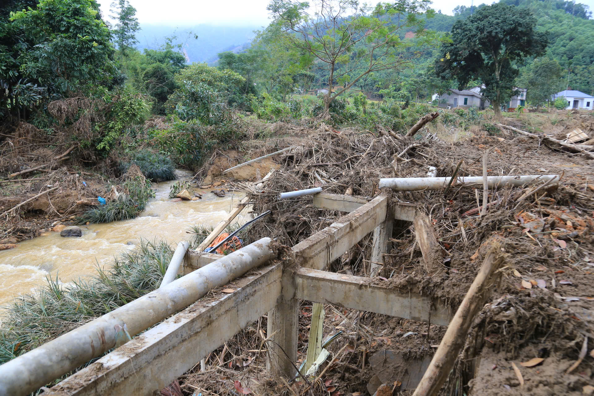 L&agrave;o Cai: Sau lũ ống, nhiều bản vực dậy từ b&ugrave;n đất- Ảnh 3.