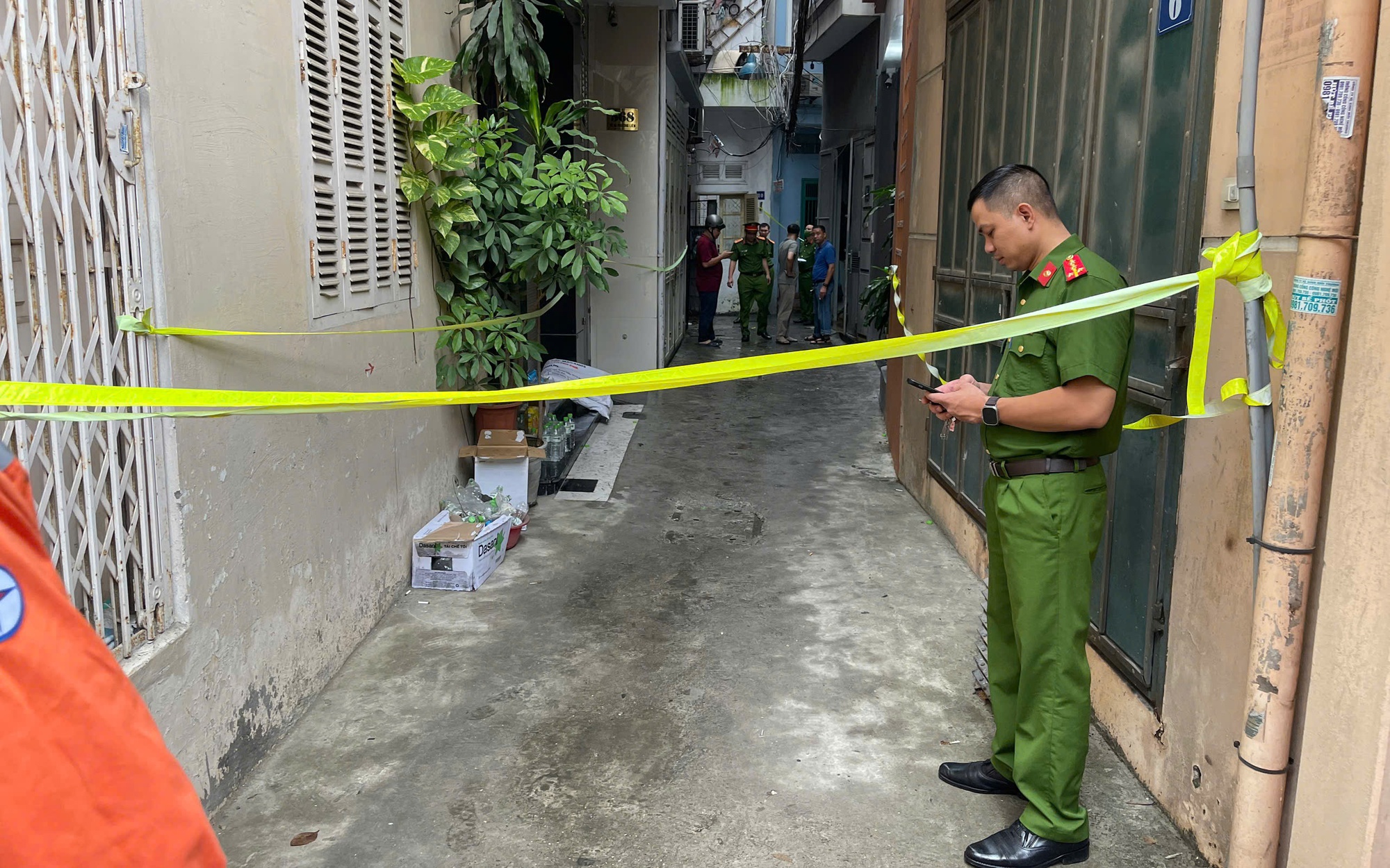 Vụ cháy 5 người chết ở Kim Hoa: Chủ tịch Hà Nội Trần Sỹ Thanh tới kiểm tra hiện trường- Ảnh 10. Hà Nội: Cháy nhà trong phố Kim Hoa, 5 người tử vong