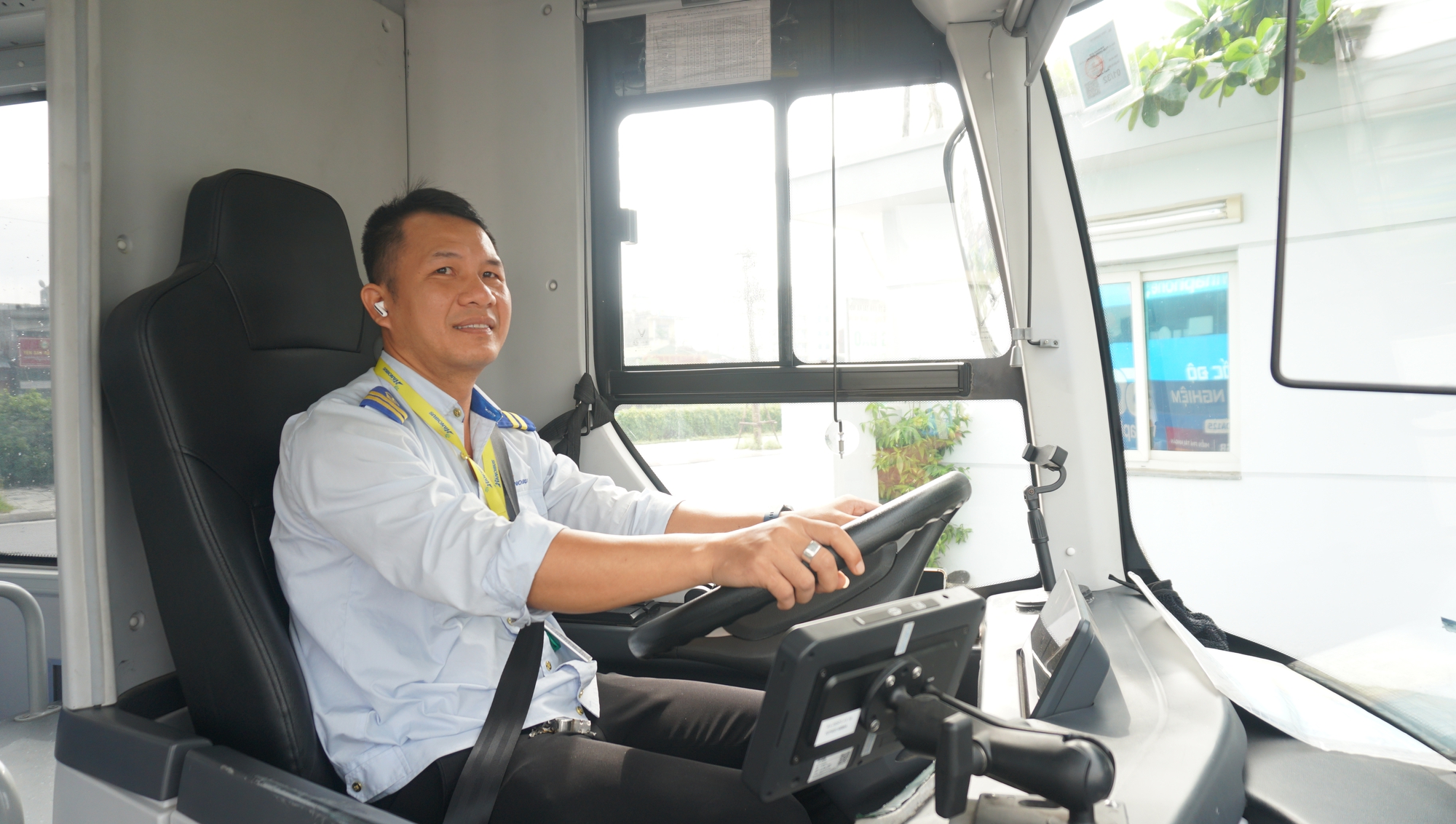 Từ tay l&aacute;i đến niềm tin v&agrave; c&acirc;u chuyện của người l&aacute;i xe đạt &ldquo;V&ocirc; lăng v&agrave;ng&rdquo; Transerco- Ảnh 2.