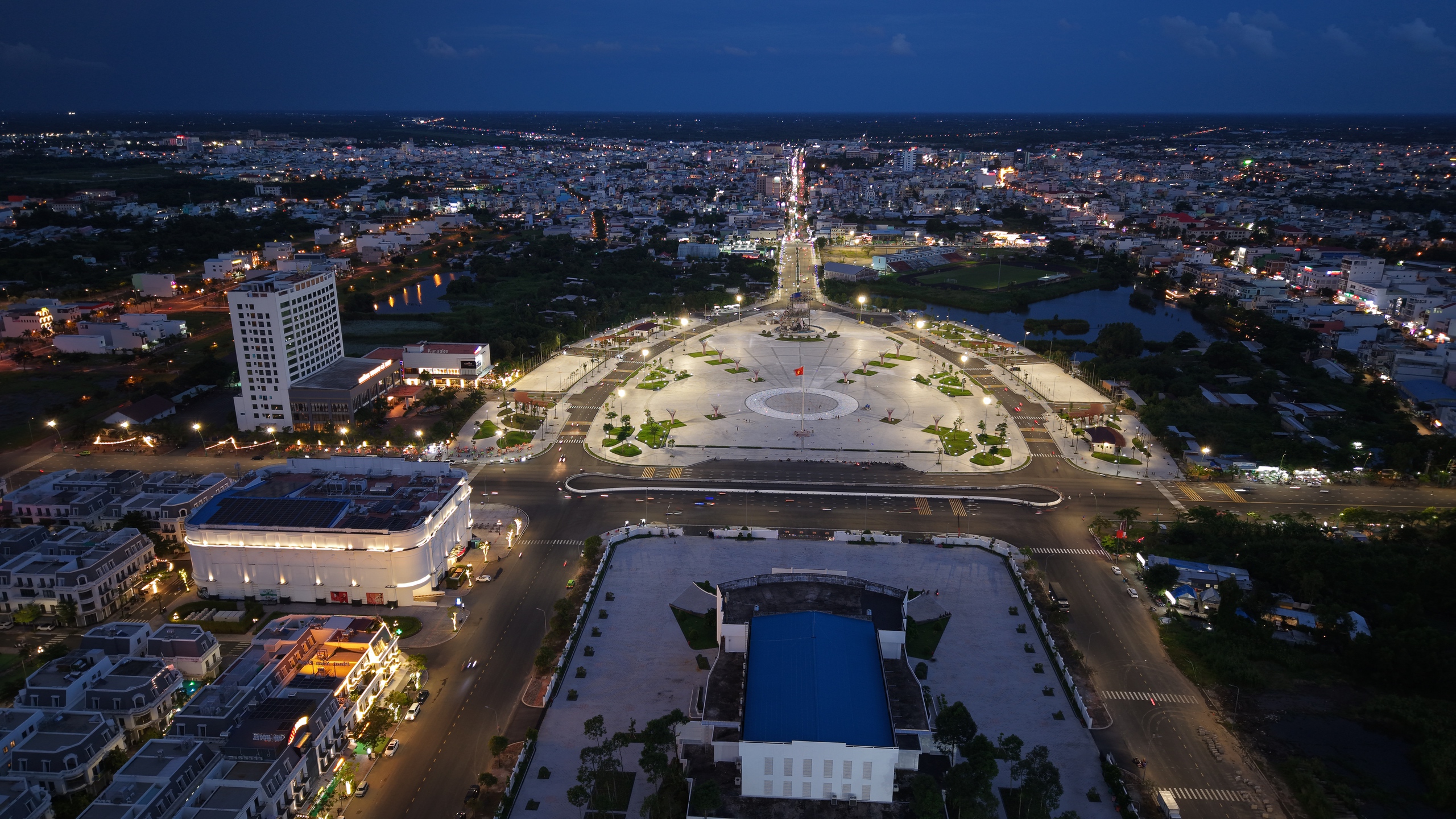 Cận cảnh biểu tượng con t&ocirc;m trị gi&aacute; 22 tỷ đồng sắp ho&agrave;n tất ở C&agrave; Mau- Ảnh 8.