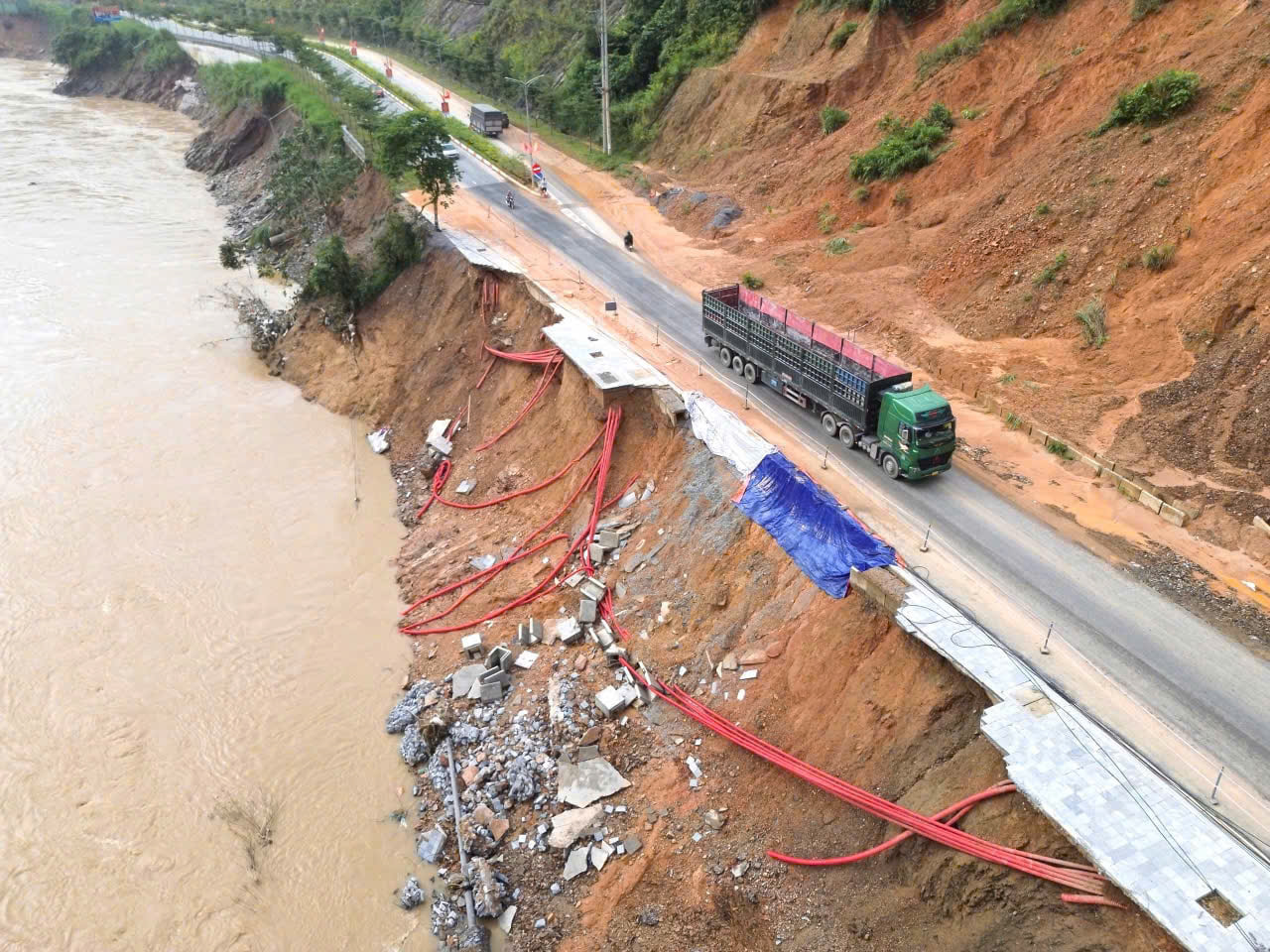 Tuy&ecirc;n Quang tập trung kh&ocirc;i phục hạ tầng giao th&ocirc;ng sau mưa lũ- Ảnh 1.