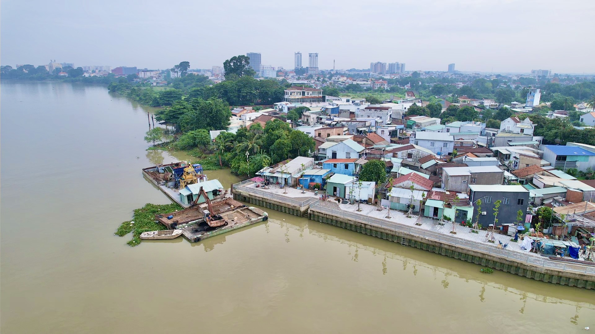 Gỡ vướng mặt bằng, đưa dự án chống ngập suối Chùa - Bà Lúa - Cầu Quan về đích đúng hẹn- Ảnh 1. Gỡ vướng mặt bằng, đưa dự án chống ngập suối Chùa - Bà Lúa - Cầu Quan về đích đúng hẹn- Ảnh 1.