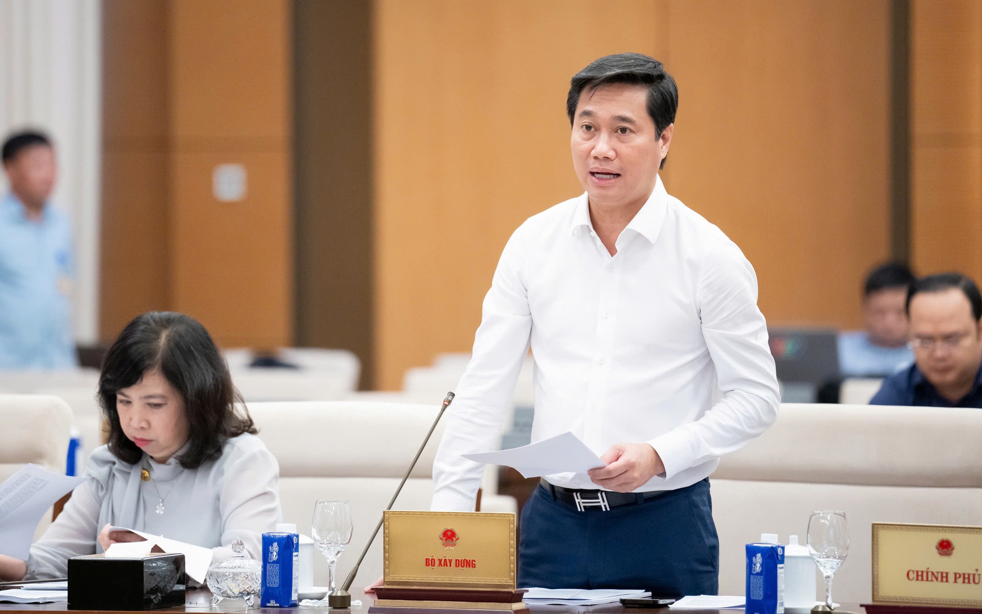 Quảng Ninh tăng tốc hoàn thiện hạ tầng, hướng tới thành phố trực thuộc Trung ương năm 2030- Ảnh 4. Tăng cường phân cấp, phân quyền trong quy hoạch đô thị và nông thôn