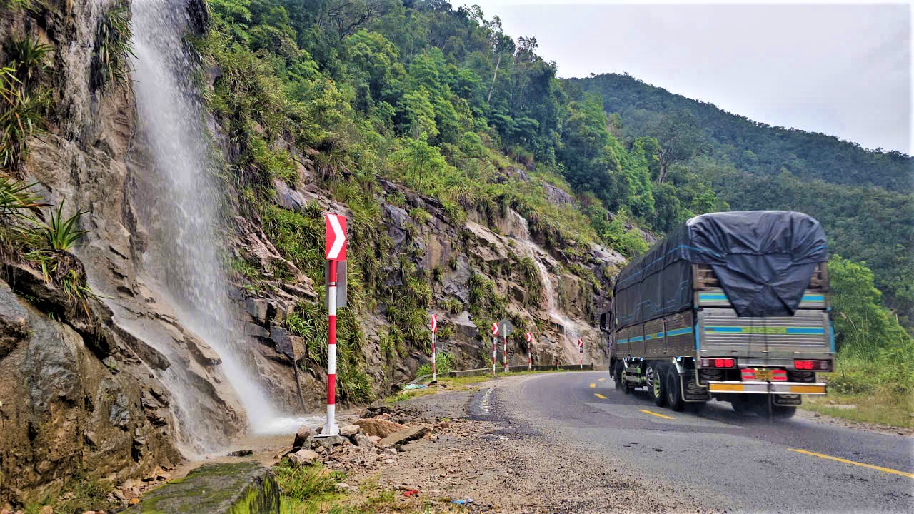 Ho&agrave;n th&agrave;nh khắc phục sạt lở đường đ&egrave;o Kh&aacute;nh L&ecirc; trước m&ugrave;a mưa b&atilde;o- Ảnh 4.