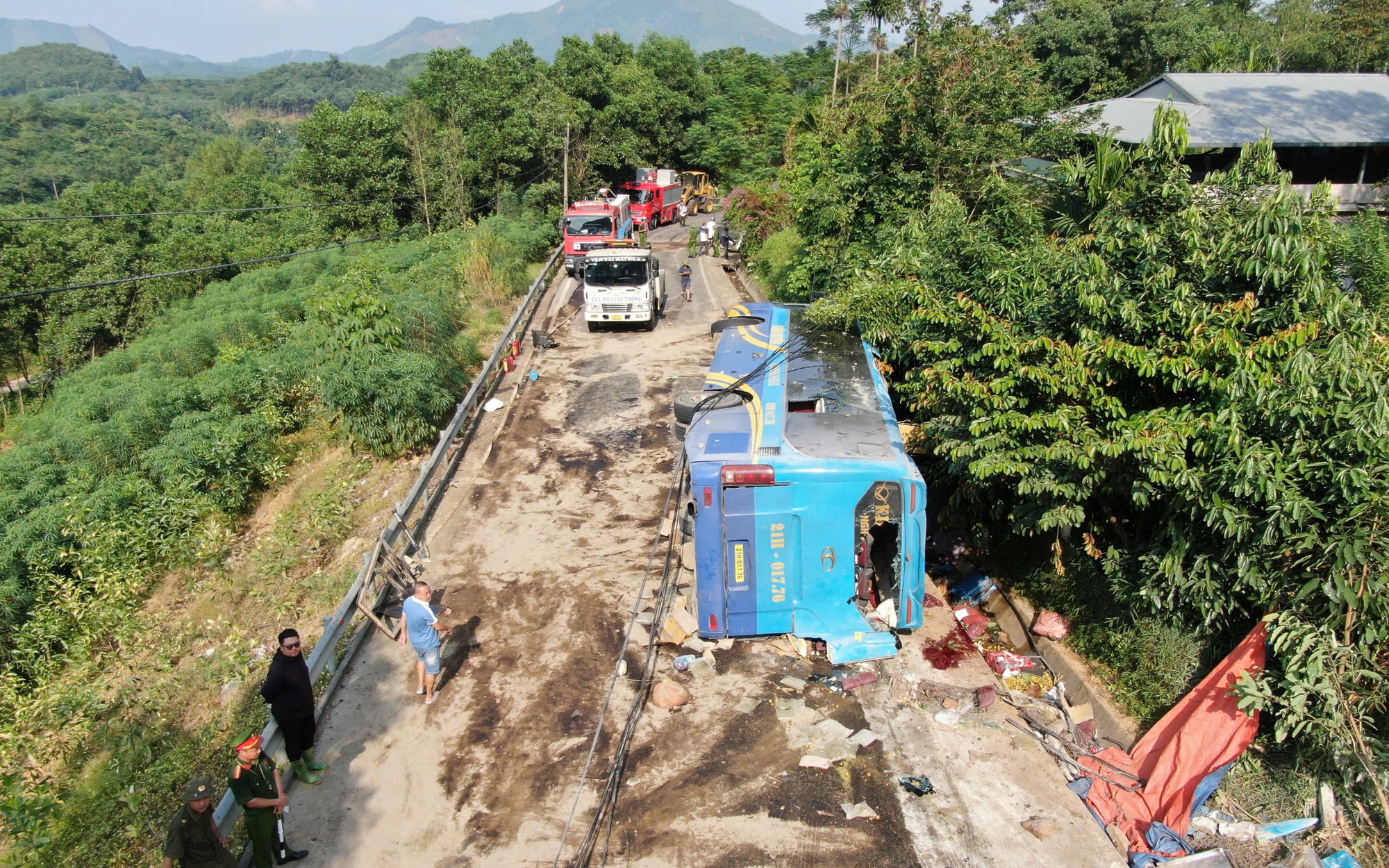 Tai nạn ở L&agrave;o Cai 3 người tử vong, 14 người bị thương: Xe kh&aacute;ch c&oacute; c&ograve;n hạn đăng kiểm?