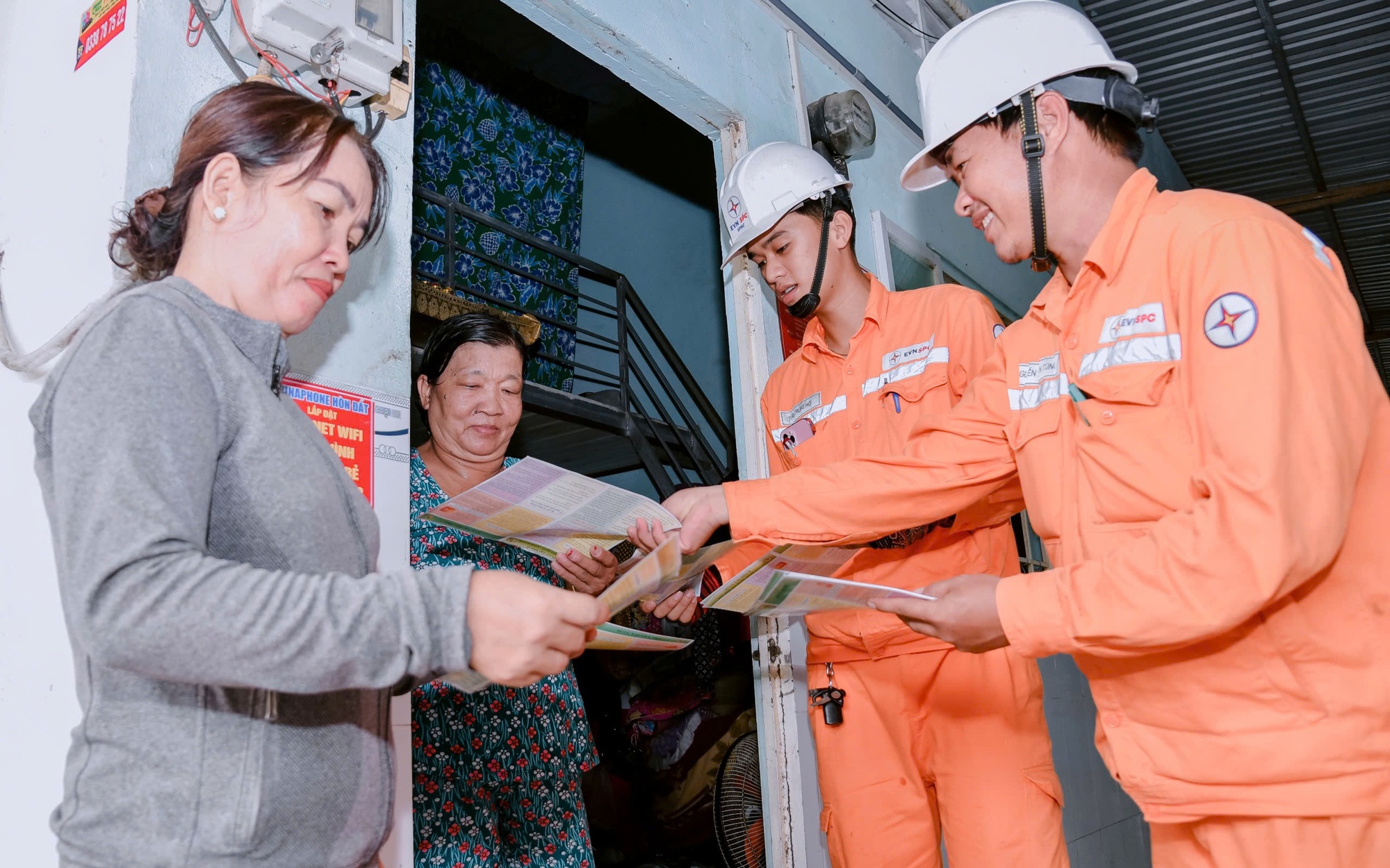 Lừa đảo c&agrave;i app thanh to&aacute;n tiền điện để chiếm đoạt tiền tỷ: EVNSPC cảnh b&aacute;o khẩn