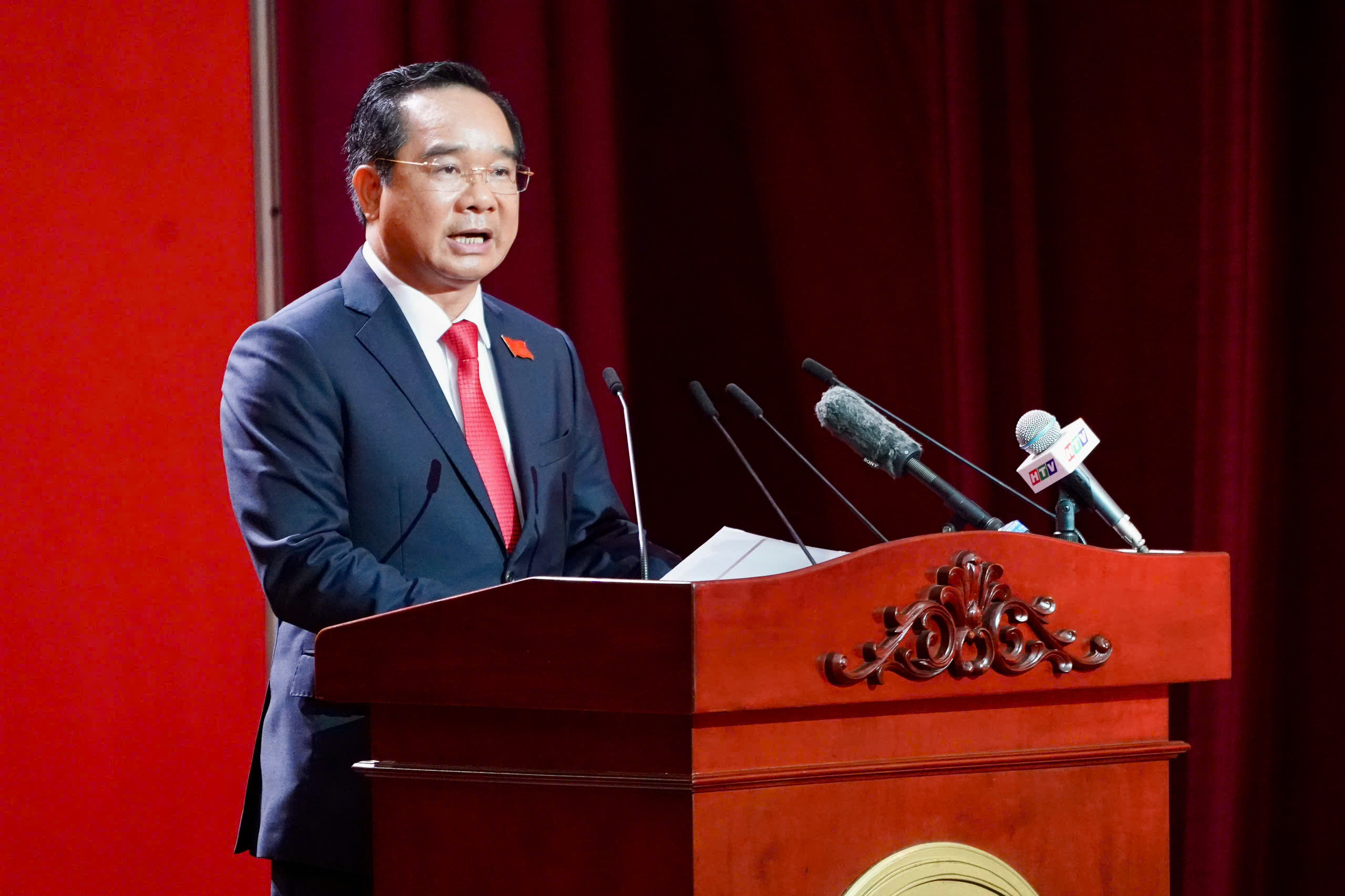 TP.HCM bế mạc Đại hội Đảng bộ lần thứ I, thông qua nghị quyết với 30 chỉ tiêu phát triển- Ảnh 4. TP.HCM bế mạc Đại hội Đảng bộ lần thứ I, thông qua nghị quyết với 30 chỉ tiêu phát triển- Ảnh 4.