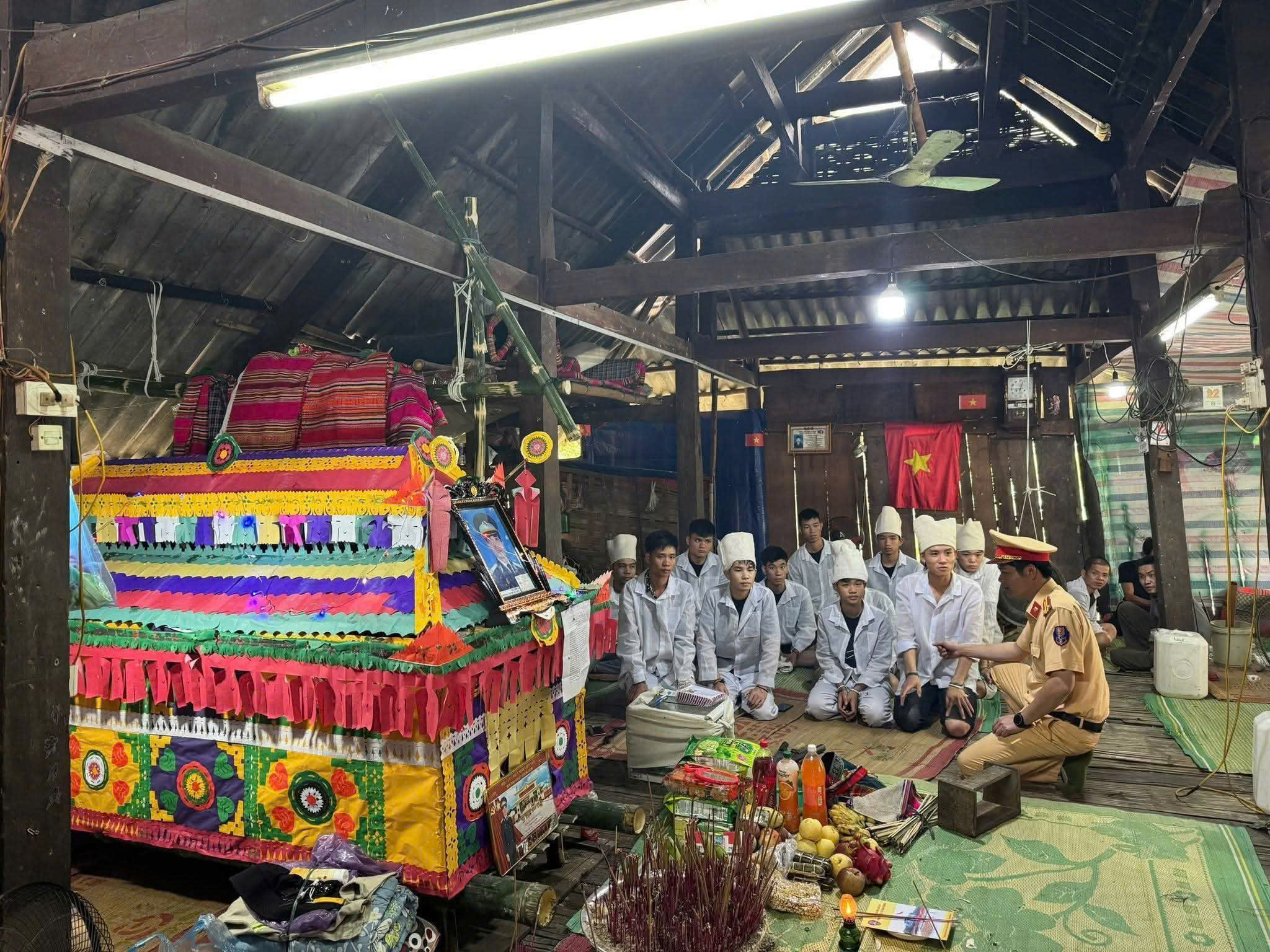 X&aacute;c định nguy&ecirc;n nh&acirc;n ban đầu vụ tai nạn giao th&ocirc;ng khiến ba người tử vong ở L&agrave;o Cai- Ảnh 4.