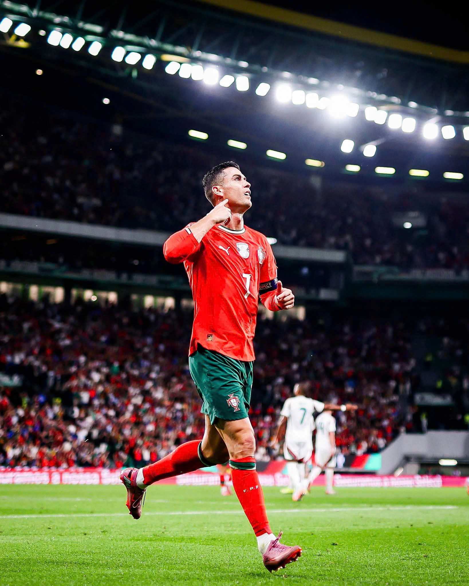 V&ograve;ng loại World Cup 2026: Ronaldo lập c&uacute; đ&uacute;p, Bồ Đ&agrave;o Nha vẫn bị Hungary &ldquo;cưa&rdquo; điểm- Ảnh 1.