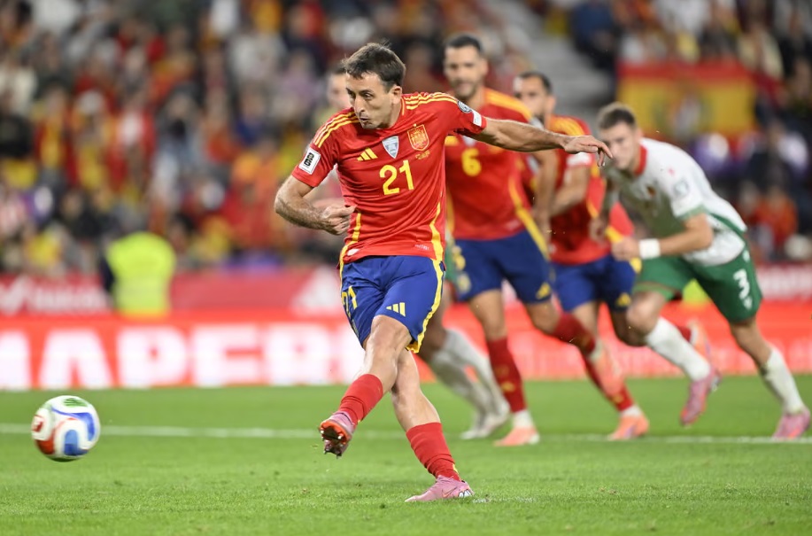 Thắng đậm Bulgaria, Tây Ban Nha tiến gần vé dự World Cup 2026- Ảnh 2. Thắng đậm Bulgaria, Tây Ban Nha tiến gần vé dự World Cup 2026- Ảnh 2.