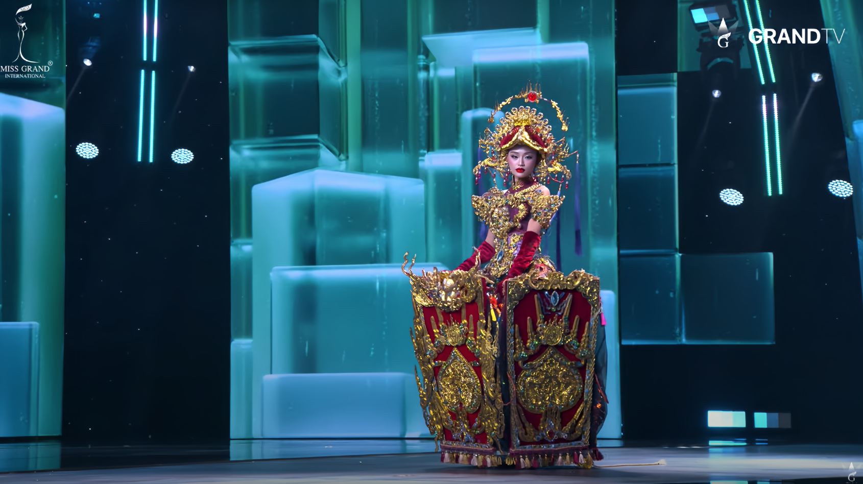 Hơn 30 triệu lượt xem Yến Nhi diễn Trang phục văn h&oacute;a d&acirc;n tộc tại Miss Grand International- Ảnh 1.