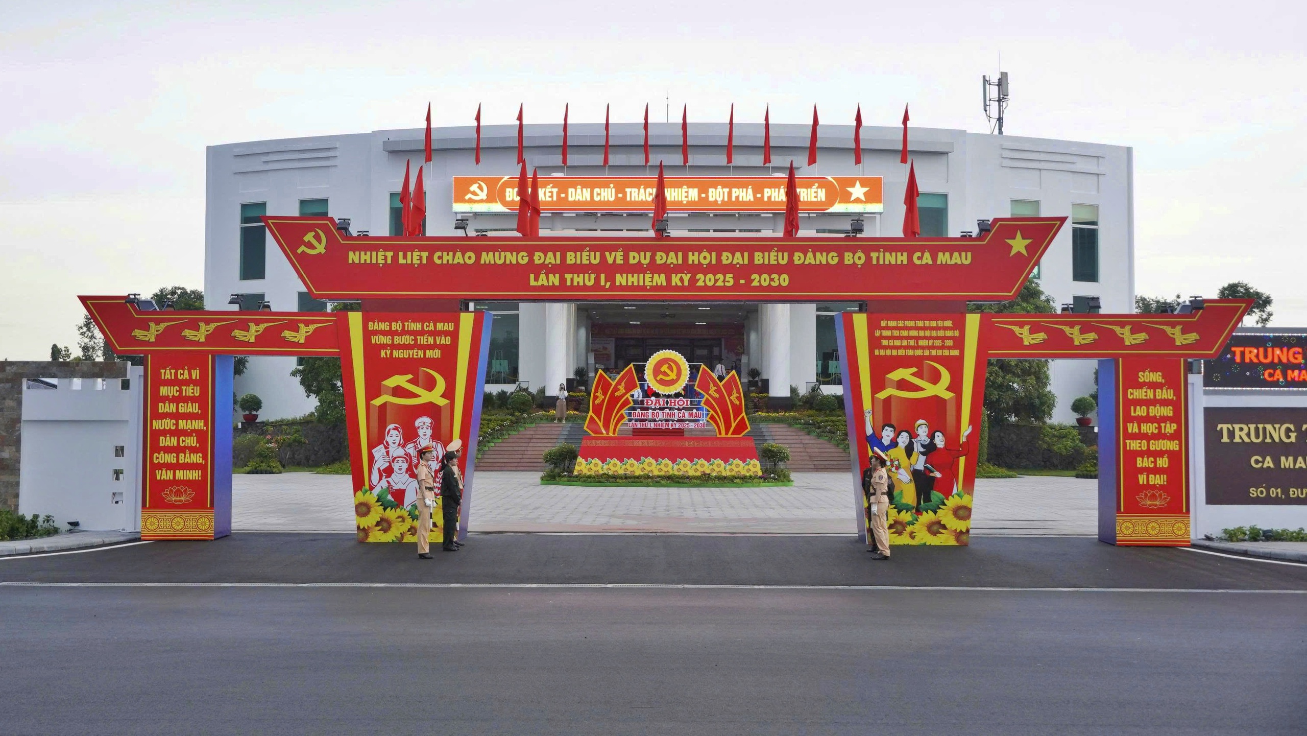 Đại hội Đảng bộ tỉnh C&agrave; Mau x&aacute;c định 6 nhiệm vụ trọng t&acirc;m, 3 kh&acirc;u đột ph&aacute;- Ảnh 6.