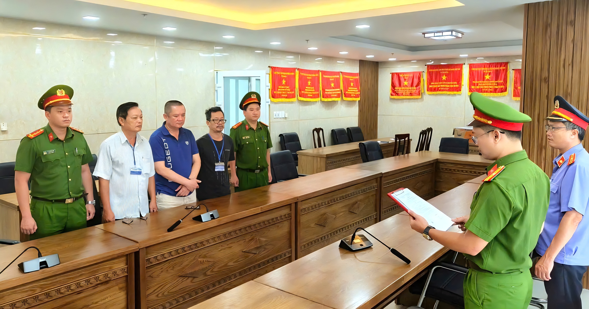 Trốn thuế hơn 8 tỷ đồng, d&agrave;n l&atilde;nh đạo doanh nghiệp bị khởi tố- Ảnh 1.