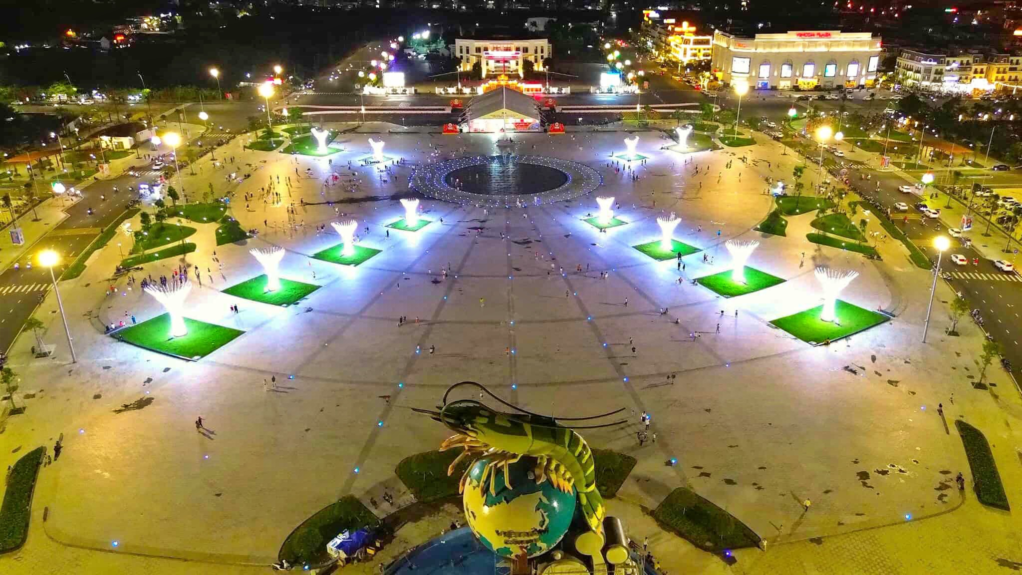Cận cảnh quảng trường Phan Ngọc Hiển - biểu tượng trái tim của Cà Mau- Ảnh 7. Cận cảnh quảng trường Phan Ngọc Hiển - biểu tượng trái tim của Cà Mau- Ảnh 7.