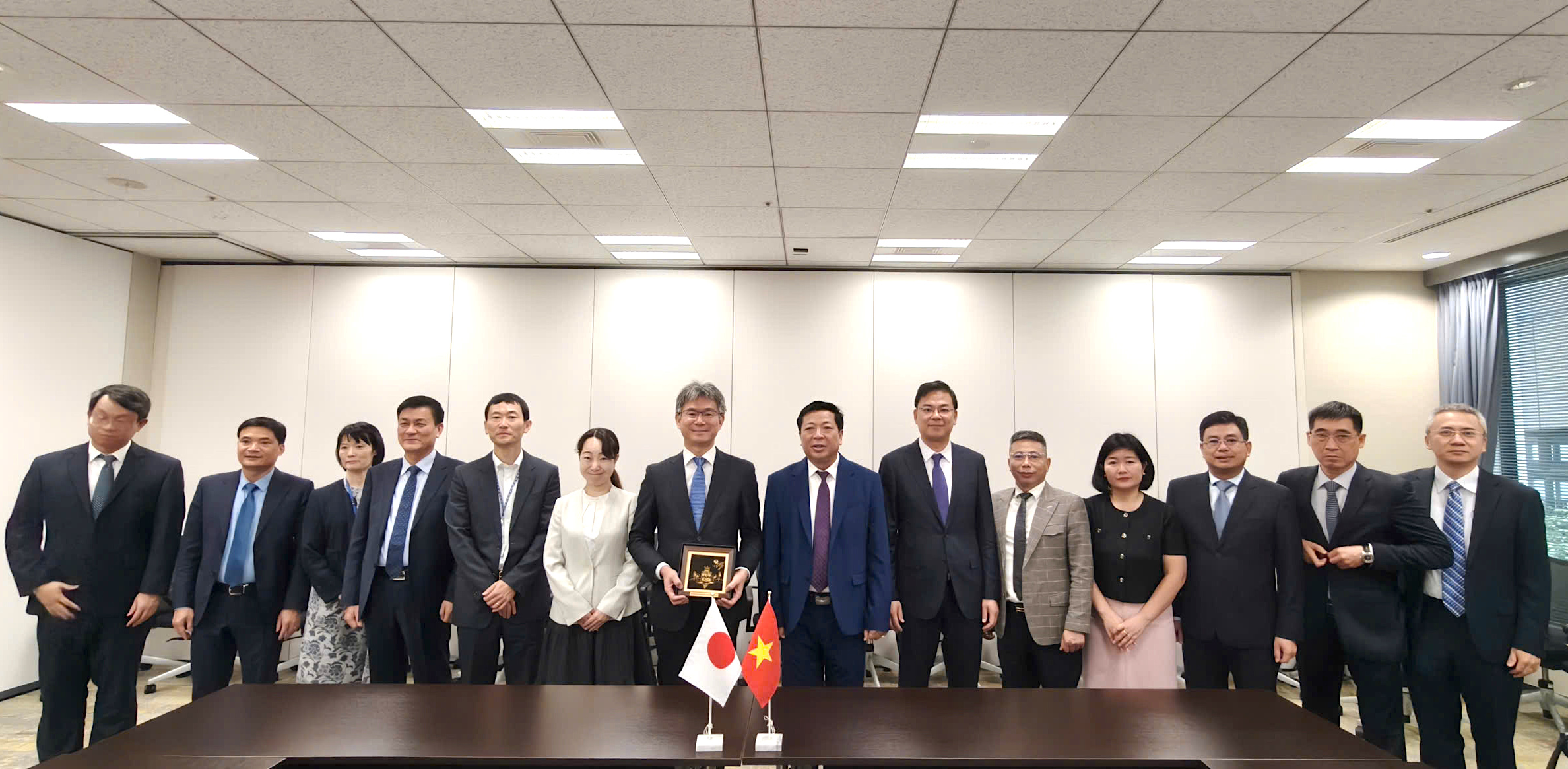 JICA tiếp tục đồng h&agrave;nh c&ugrave;ng Bộ X&acirc;y dựng trong c&aacute;c dự &aacute;n hạ tầng trọng điểm của Việt Nam- Ảnh 1.
