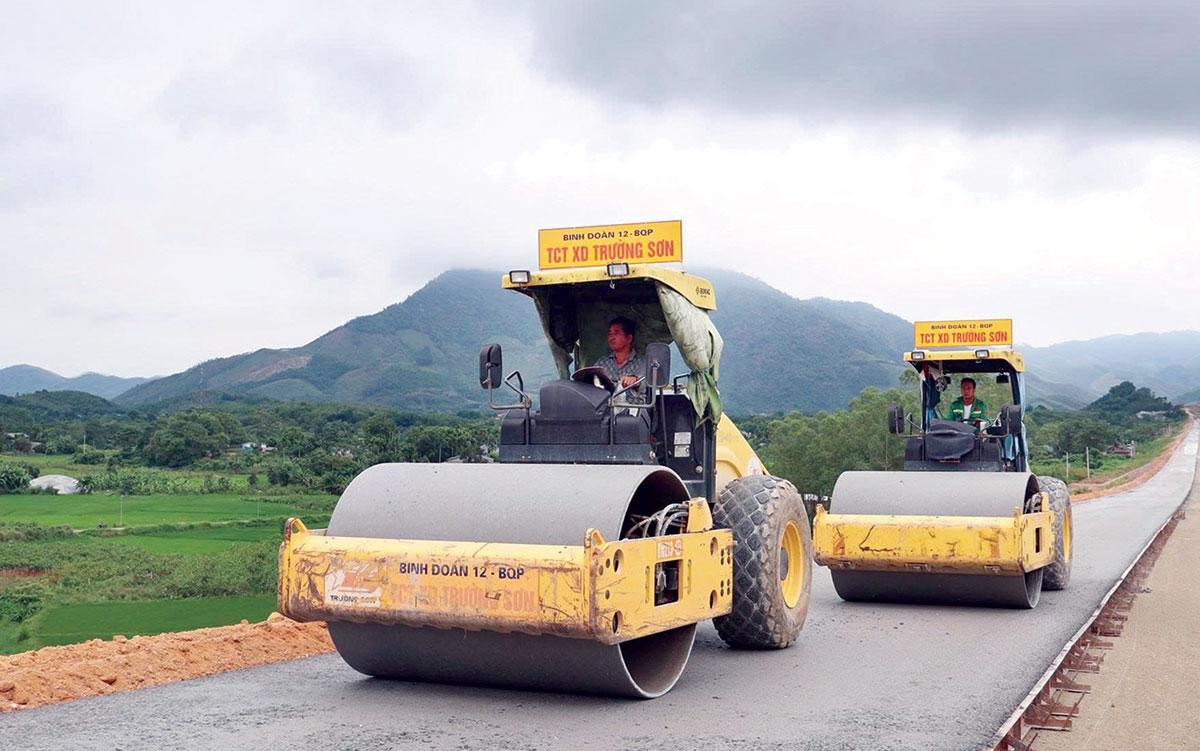 Chạy nước r&uacute;t, đua tiến độ tr&ecirc;n cao tốc Tuy&ecirc;n Quang - H&agrave; Giang- Ảnh 3.