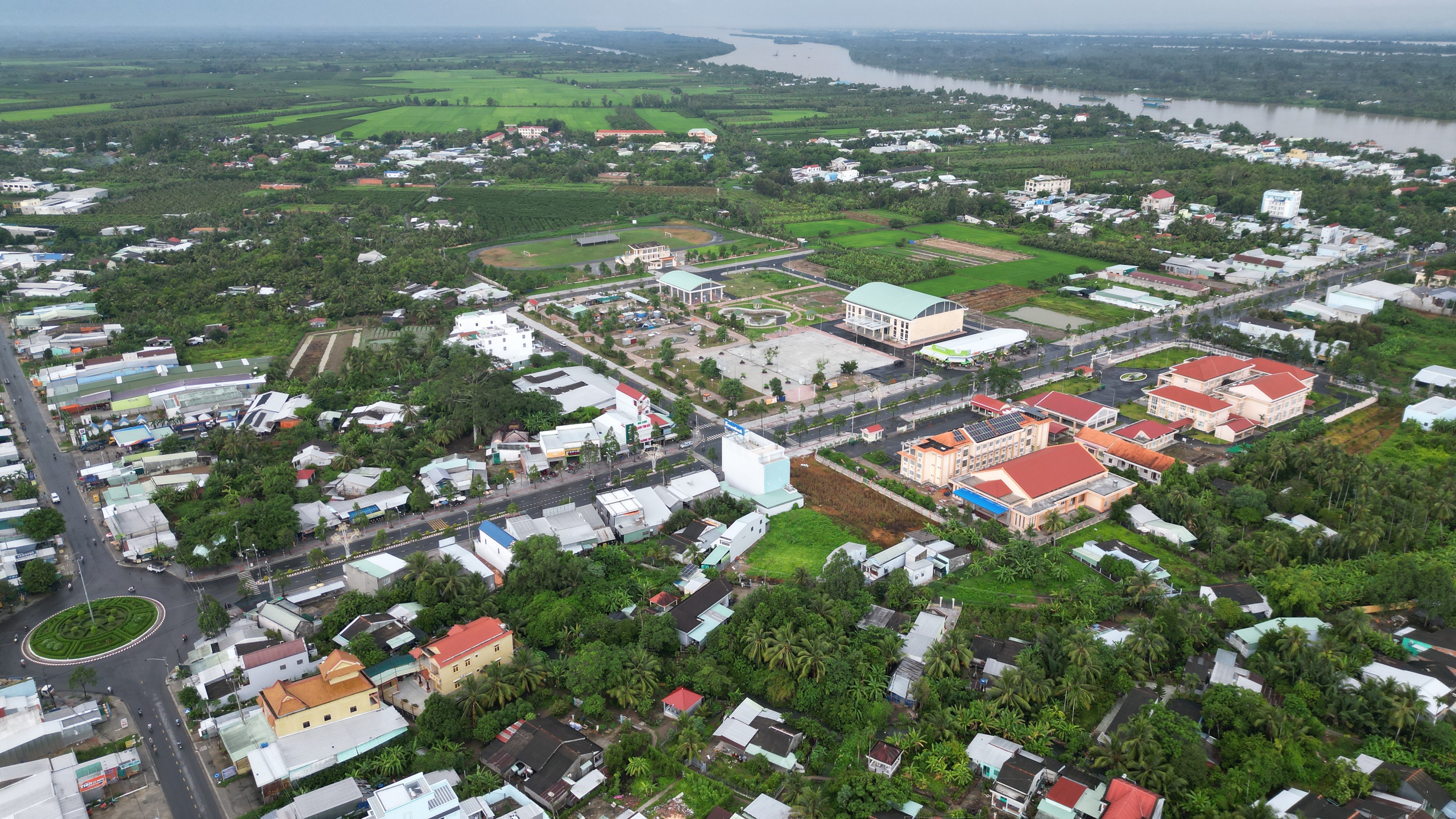 Vĩnh Long tập trung nguồn lực ho&agrave;n th&agrave;nh c&aacute;c ti&ecirc;u ch&iacute; n&ocirc;ng th&ocirc;n mới- Ảnh 1.