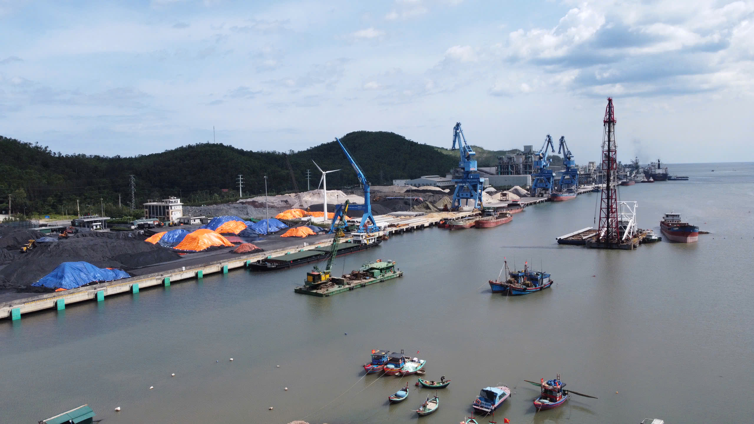 Thanh H&oacute;a bứt ph&aacute; ph&aacute;t triển hạ tầng, tạo động lực tăng trưởng kinh tế - x&atilde; hội- Ảnh 4.