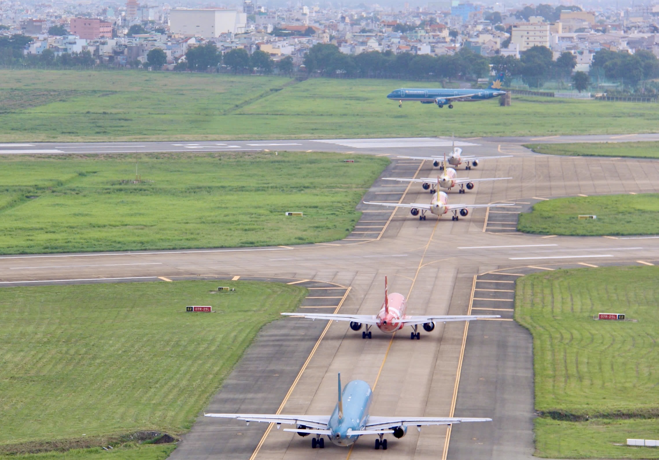 Người đội ph&oacute; với những s&aacute;ng kiến l&agrave;m chủ c&ocirc;ng nghệ điều h&agrave;nh bay- Ảnh 3.