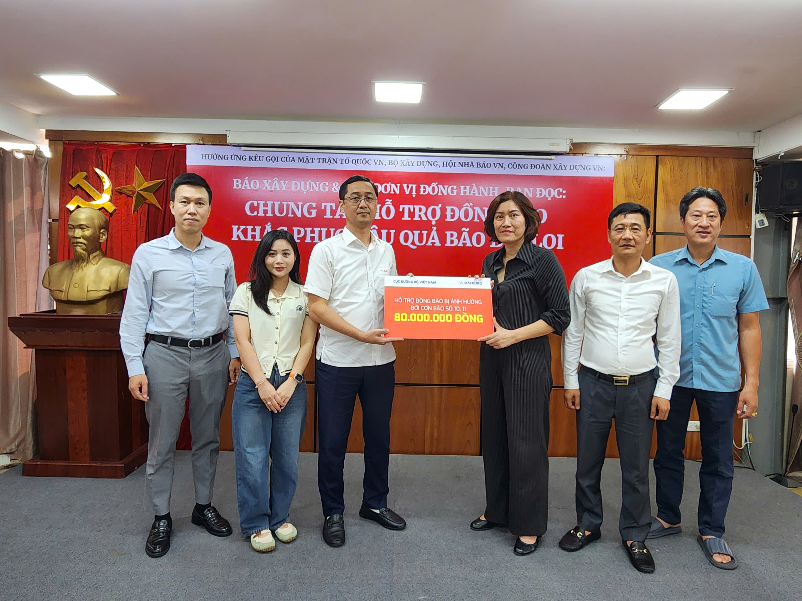 B&aacute;o X&acirc;y dựng v&agrave; c&aacute;c nh&agrave; t&agrave;i trợ ủng hộ hơn 2,4 tỷ đồng gi&uacute;p Th&aacute;i Nguy&ecirc;n khắc phục b&atilde;o lũ- Ảnh 8.
