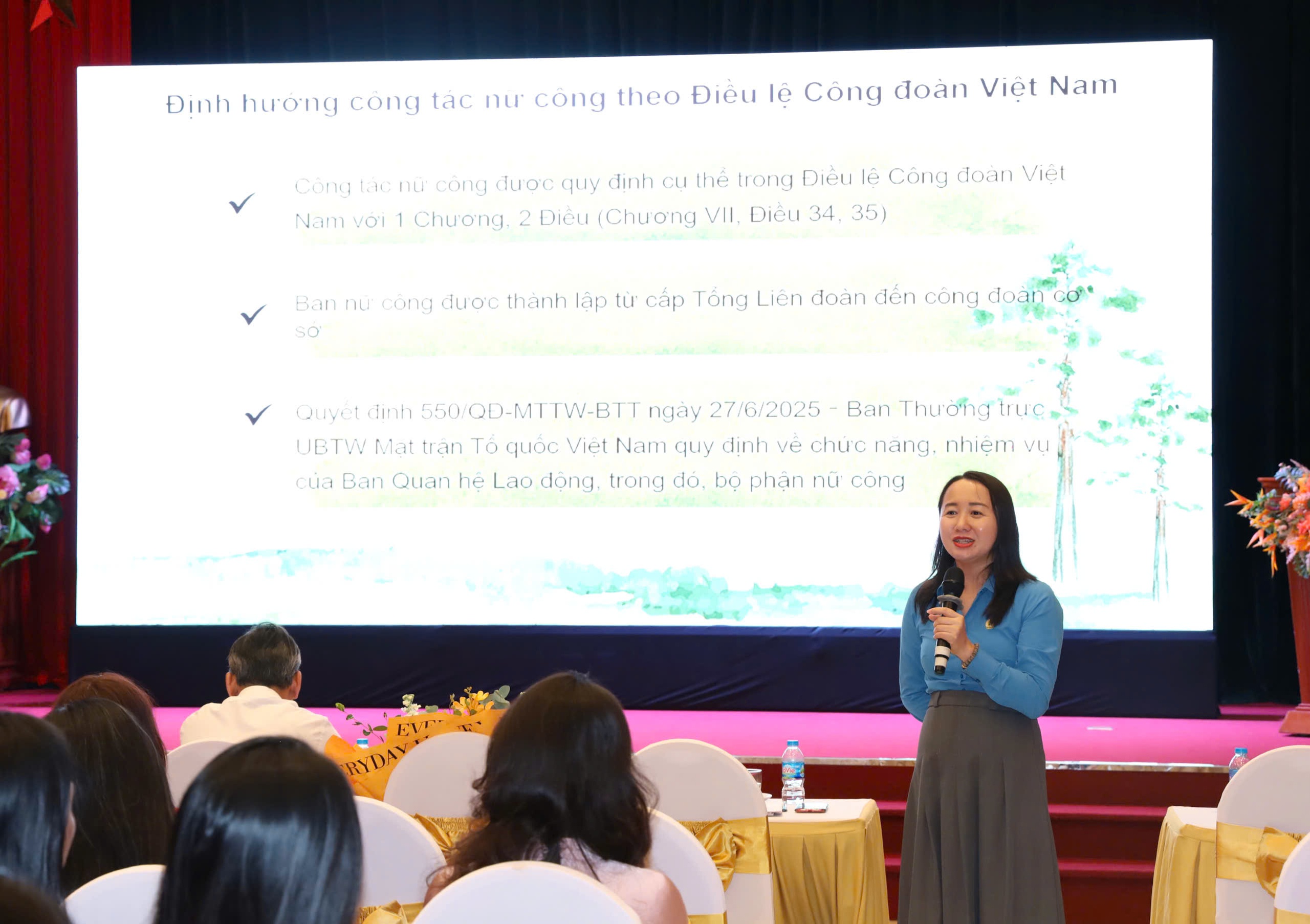 C&ocirc;ng đo&agrave;n X&acirc;y dựng Việt Nam tổ chức tập huấn nghiệp vụ c&ocirc;ng t&aacute;c nữ c&ocirc;ng năm 2025- Ảnh 2.