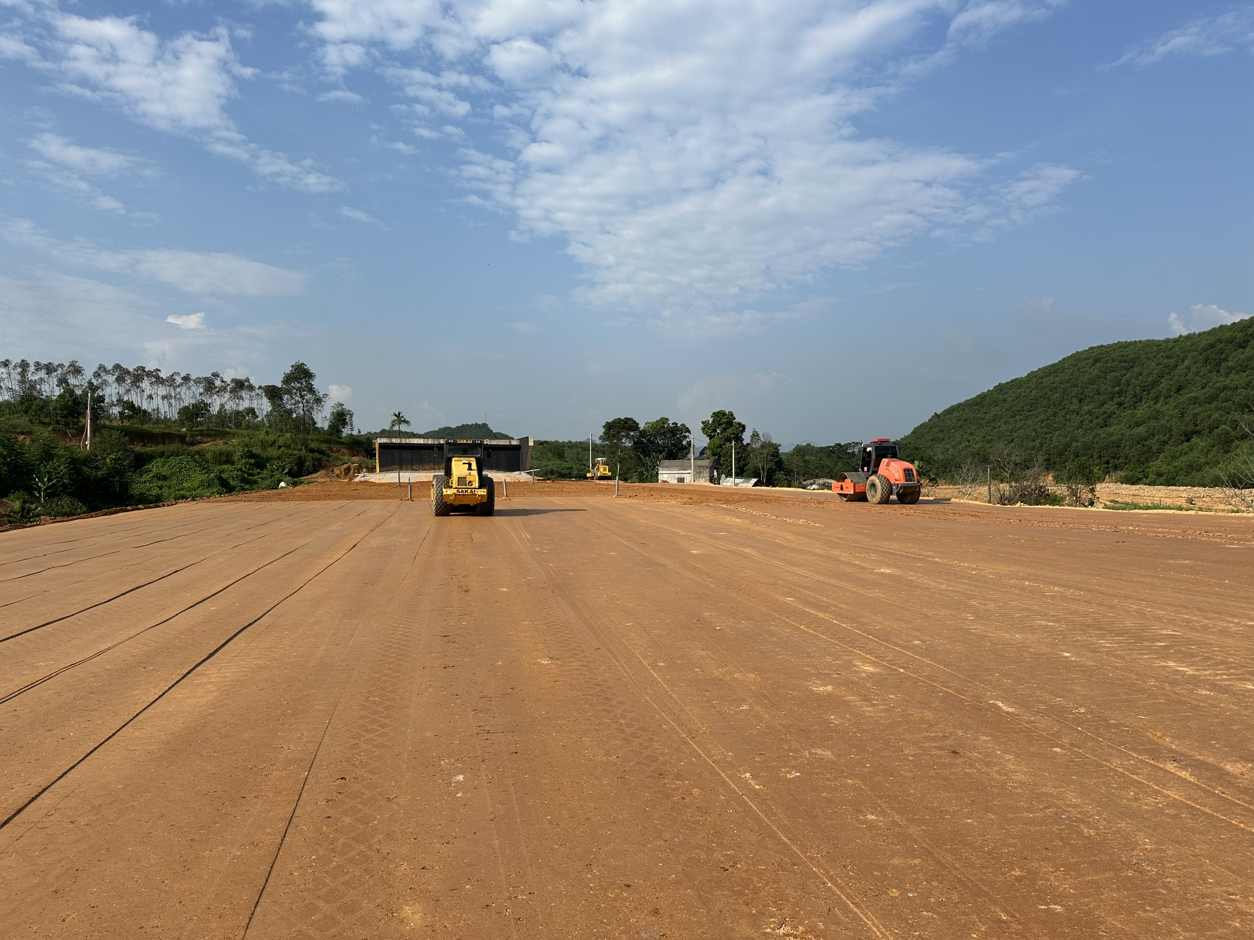 Chạy nước r&uacute;t, đua tiến độ tr&ecirc;n cao tốc Tuy&ecirc;n Quang - H&agrave; Giang- Ảnh 1.