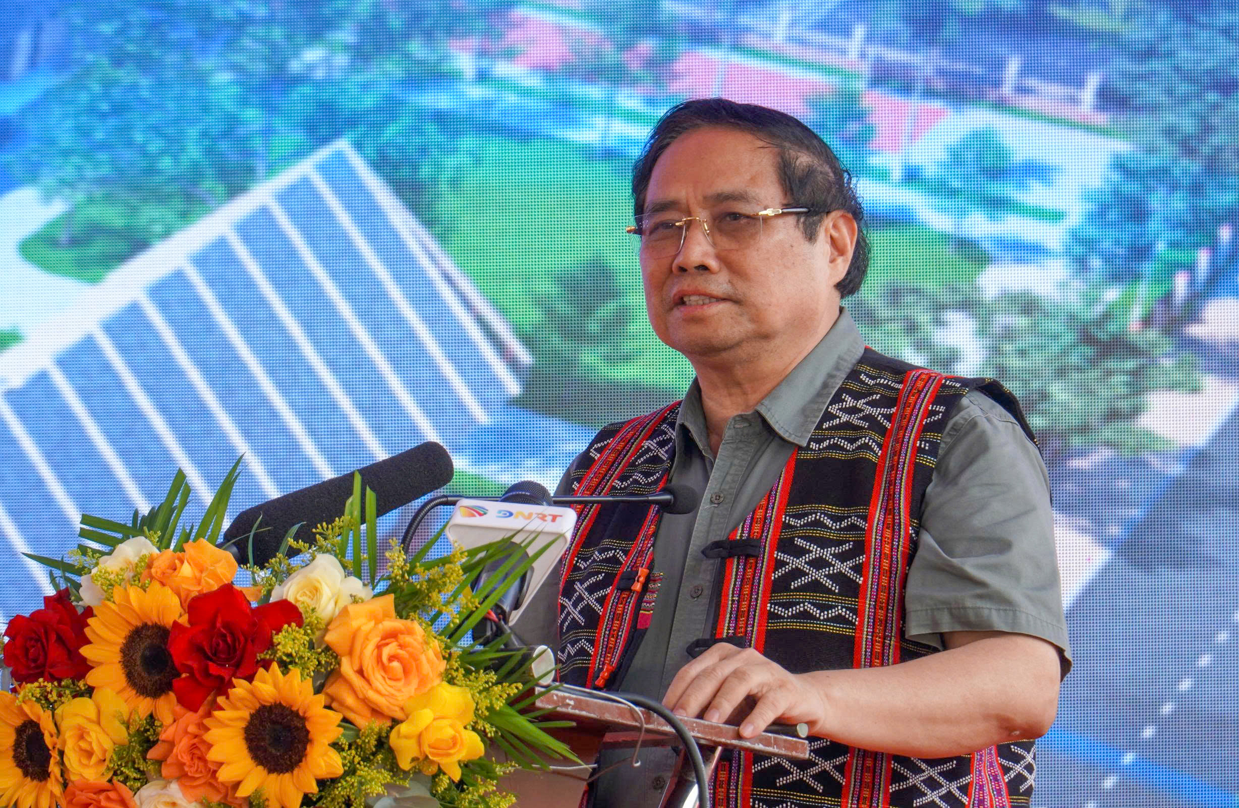 Thủ tướng Phạm Minh Ch&iacute;nh dự lễ khởi c&ocirc;ng dự &aacute;n trường nội tr&uacute; li&ecirc;n cấp ở miền n&uacute;i Đ&agrave; Nẵng- Ảnh 1.