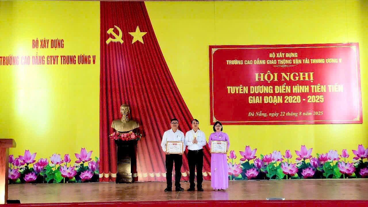 Trường Cao đẳng Giao th&ocirc;ng vận tải Trung ương V thu tr&aacute;i ngọt từ c&aacute;c phong tr&agrave;o thi đua- Ảnh 2.