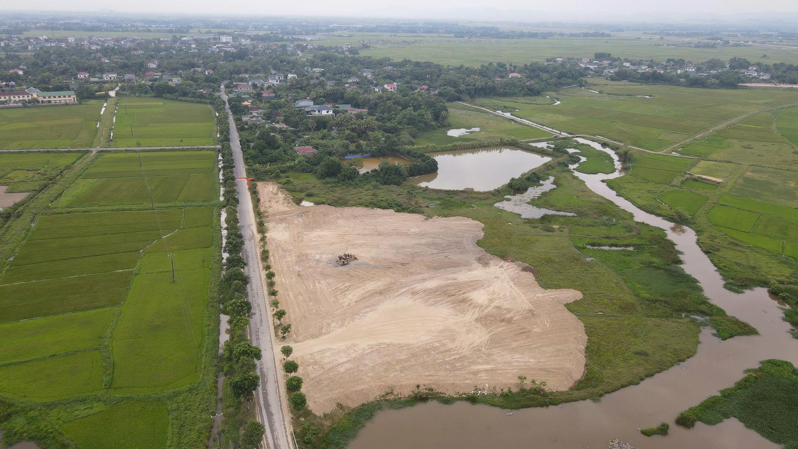 Giải ph&oacute;ng mặt bằng đường sắt tốc độ cao: H&agrave; Tĩnh chủ động từ từng thửa đất- Ảnh 2.