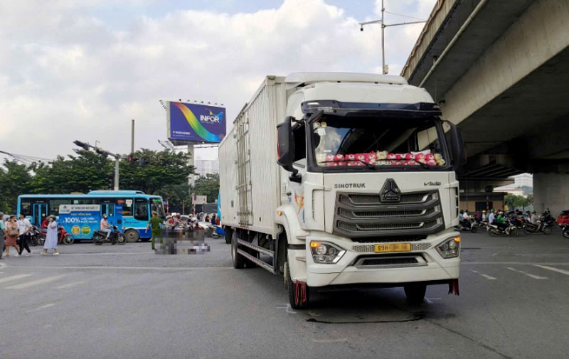 Hiện trường vụ tai nạn khiến nữ sinh lớp 9 tử vong tại chỗ.