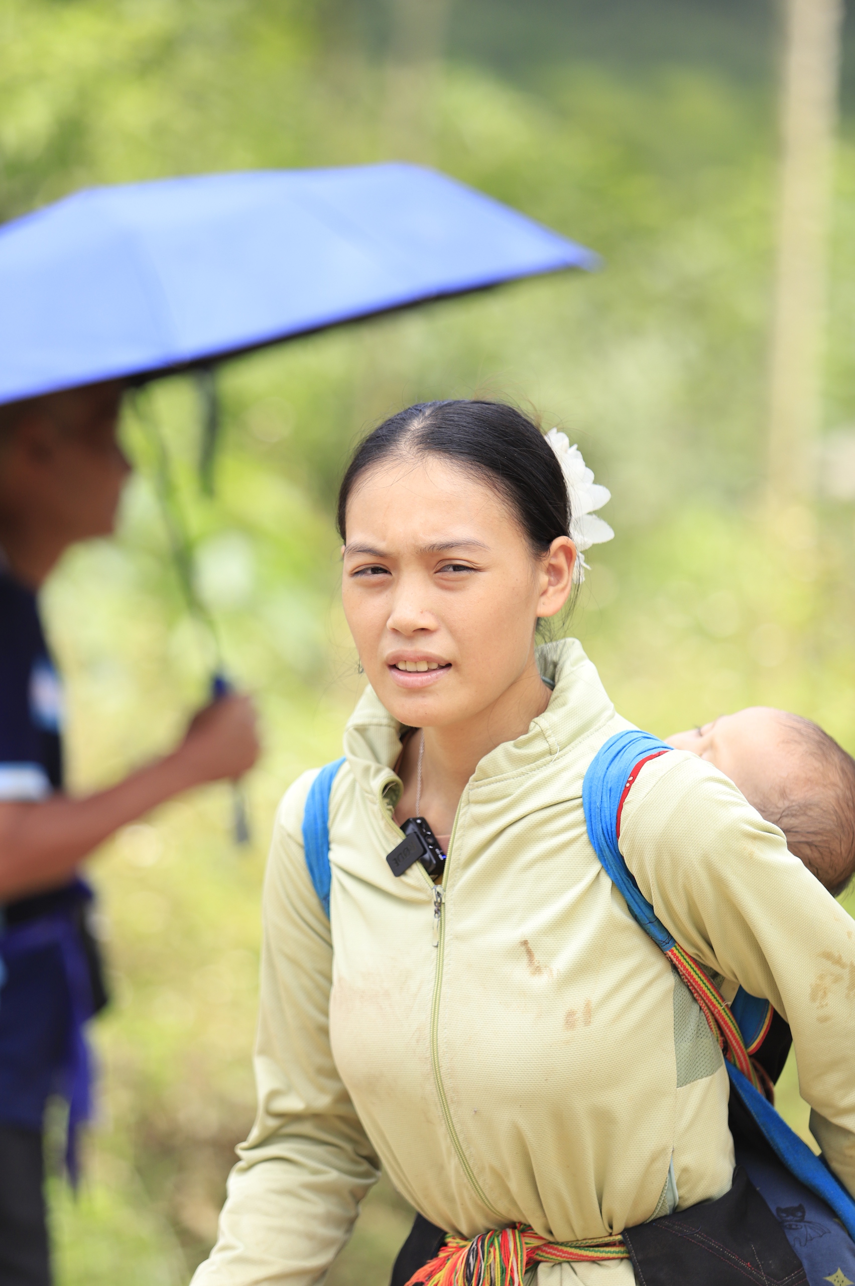 Bão lũ cuốn trôi nhà cửa, không cuốn được tình người- Ảnh 36. Bão lũ cuốn trôi nhà cửa, không cuốn được tình người- Ảnh 36.