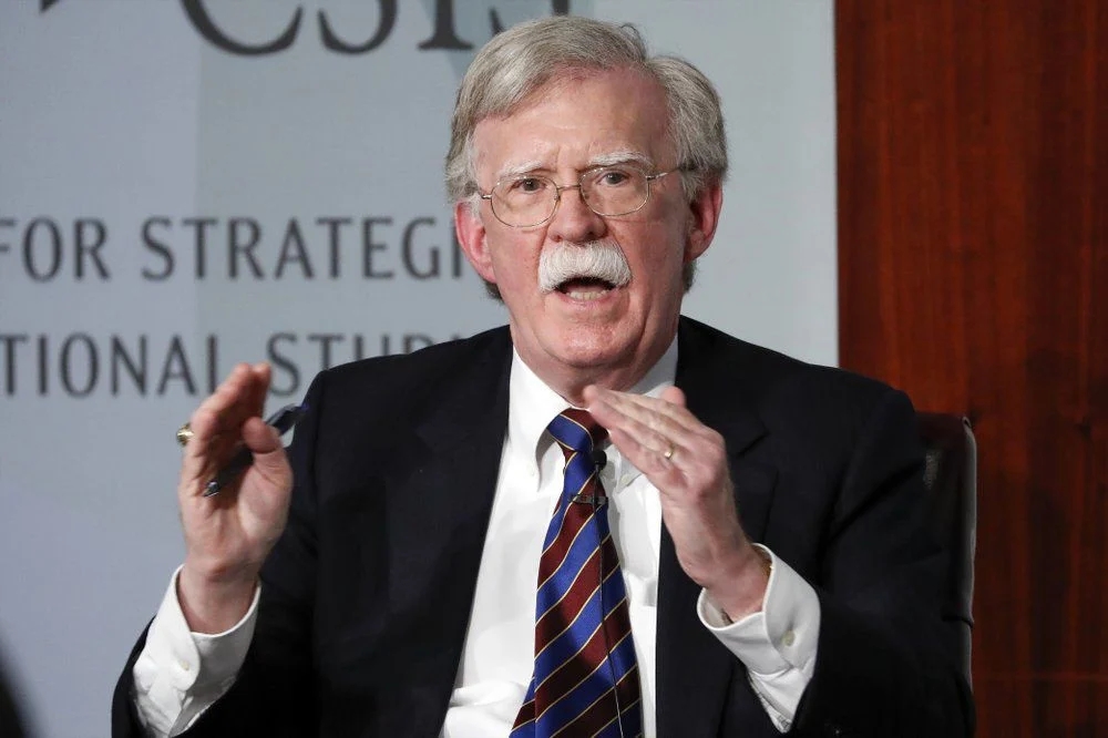 V&igrave; sao Cựu Cố vấn An ninh Quốc gia Mỹ John Bolton bị truy tố?- Ảnh 1.