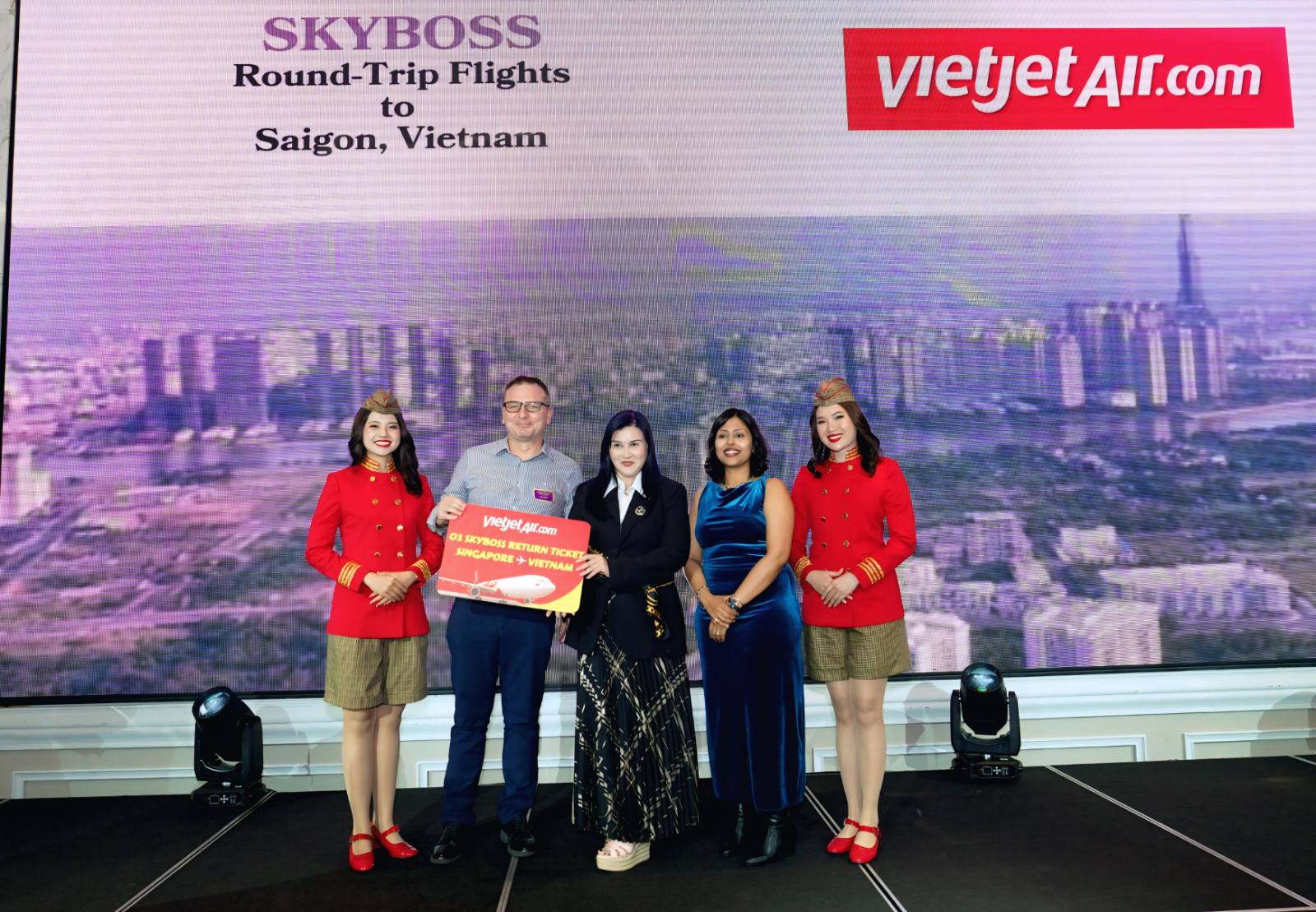Vietjet ti&ecirc;n phong trao quyền v&agrave; lan tỏa cảm hứng phụ nữ trong bầu trời h&agrave;ng kh&ocirc;ng- Ảnh 3.