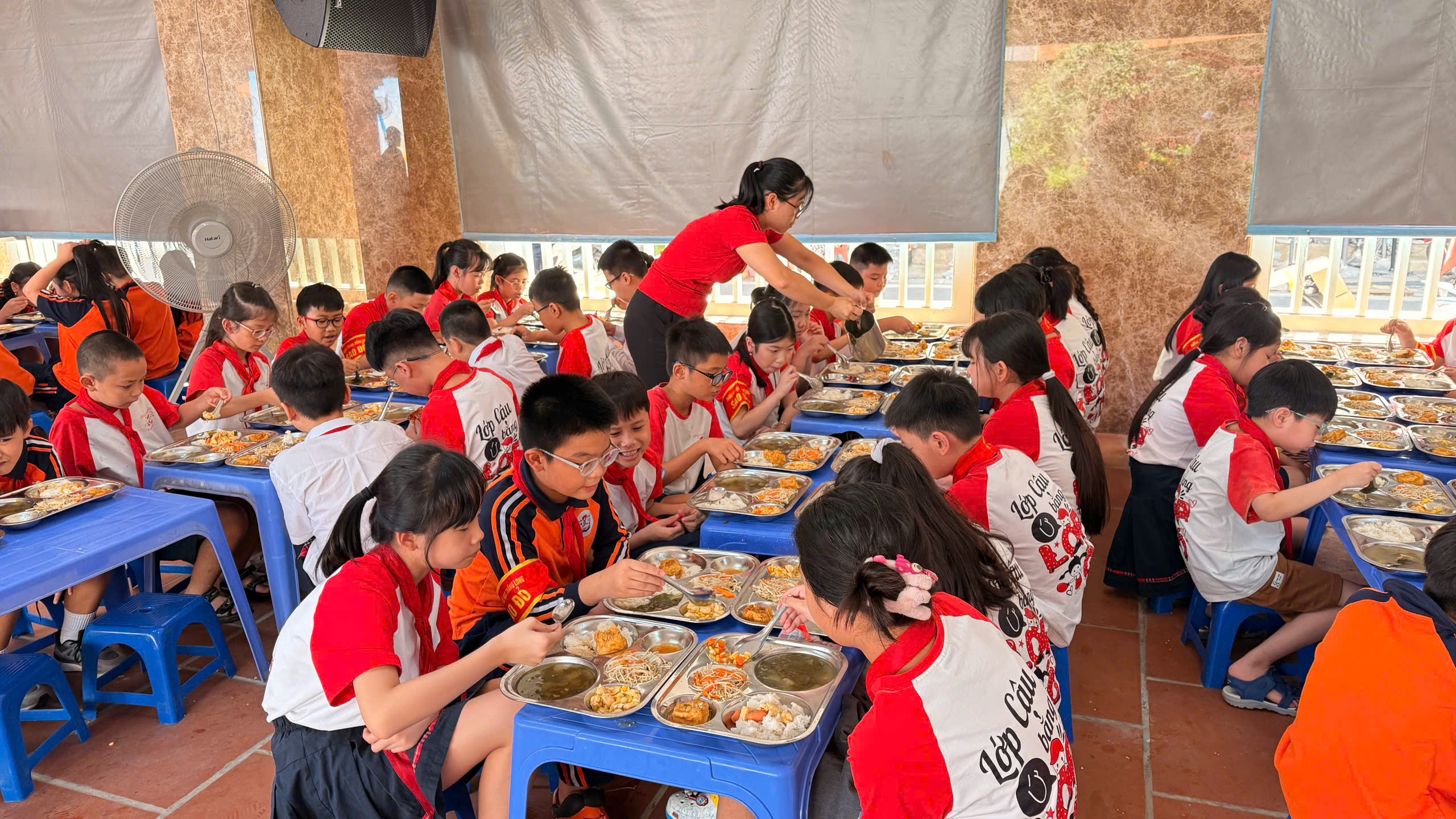 Khi bữa ăn b&aacute;n tr&uacute; "ngon như cơm nh&agrave;"- Ảnh 3.