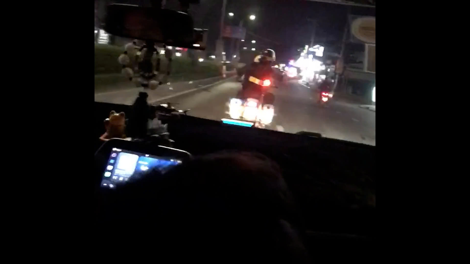 CSGT Cần Thơ mở đường đưa người đ&agrave;n &ocirc;ng bị đột quỵ đi cấp cứu kịp thời- Ảnh 1.