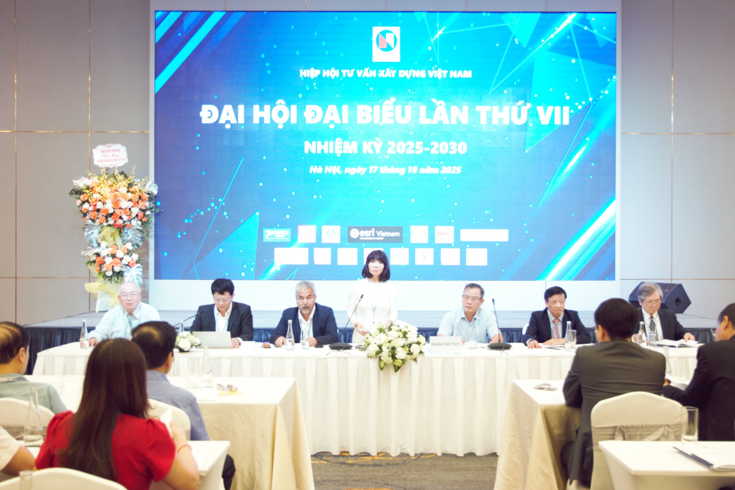 Hiệp hội Tư vấn Xây dựng Việt Nam làm tốt vai trò cầu nối, phản biện chính sách- Ảnh 1. Hiệp hội Tư vấn Xây dựng Việt Nam làm tốt vai trò cầu nối, phản biện chính sách- Ảnh 1.